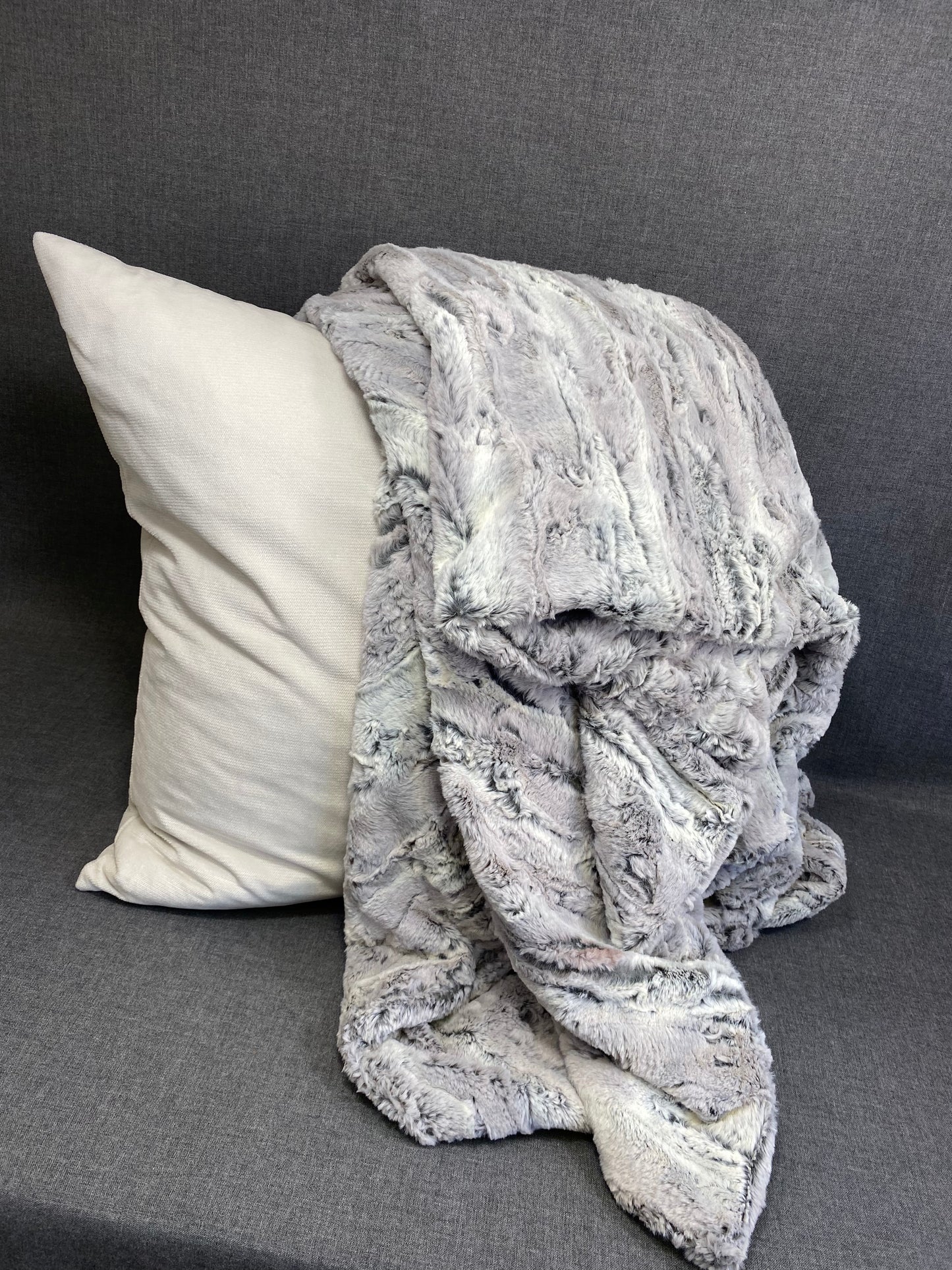 Shadow Fox Throw 60"x 72"