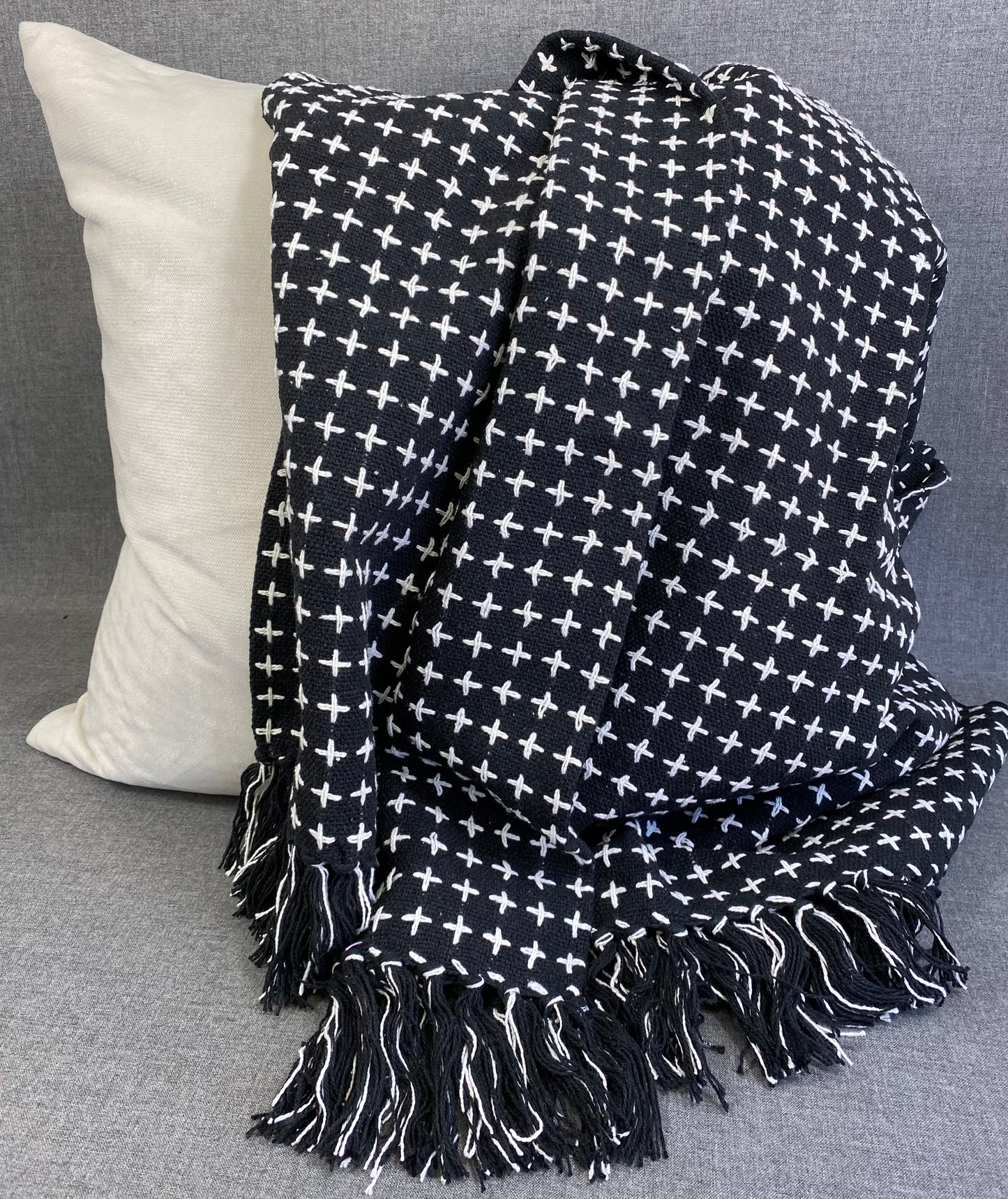 Cross Thread Throw-Black/White- 50"X60"