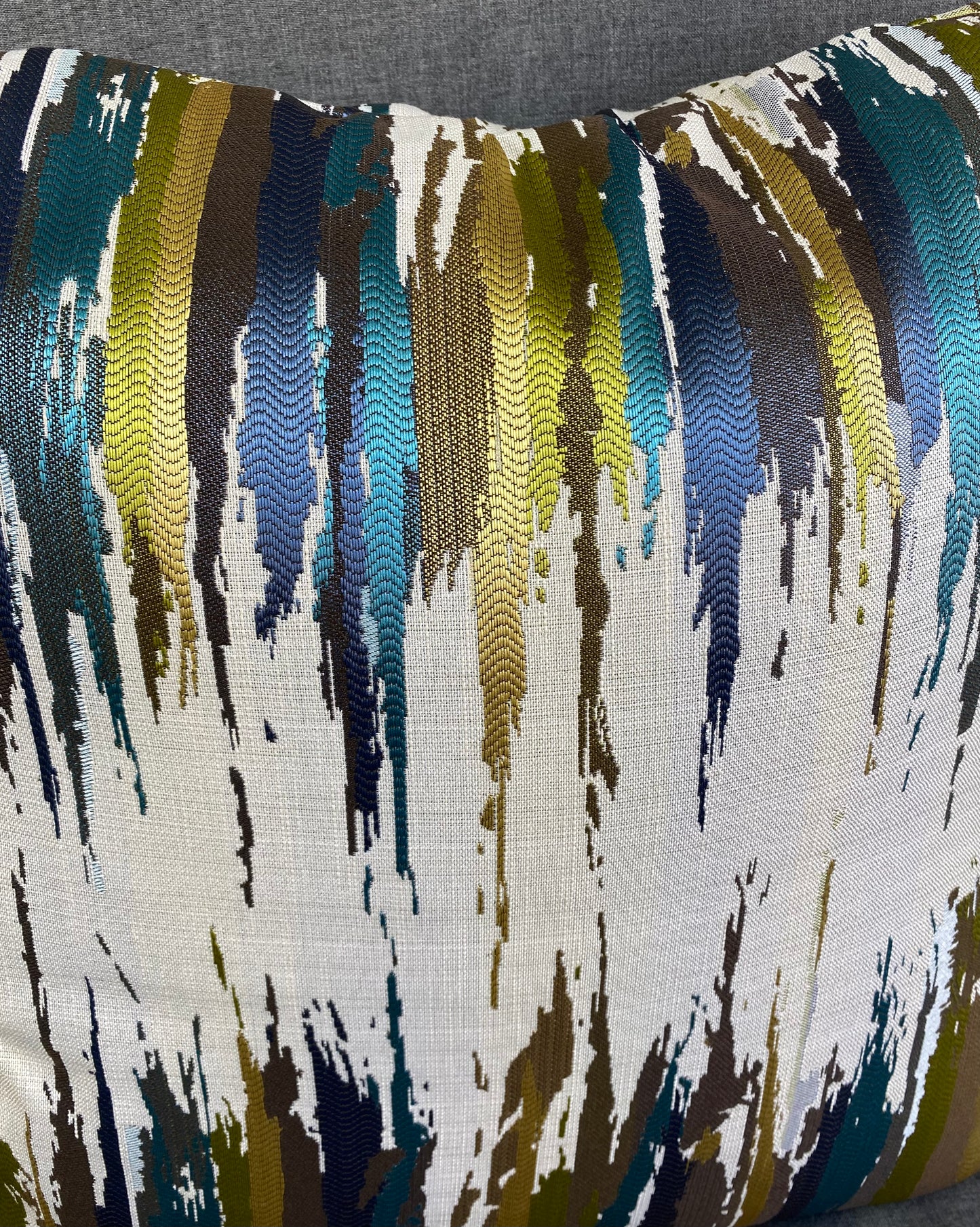 Luxury Pillow - 24" x 24" - Amore