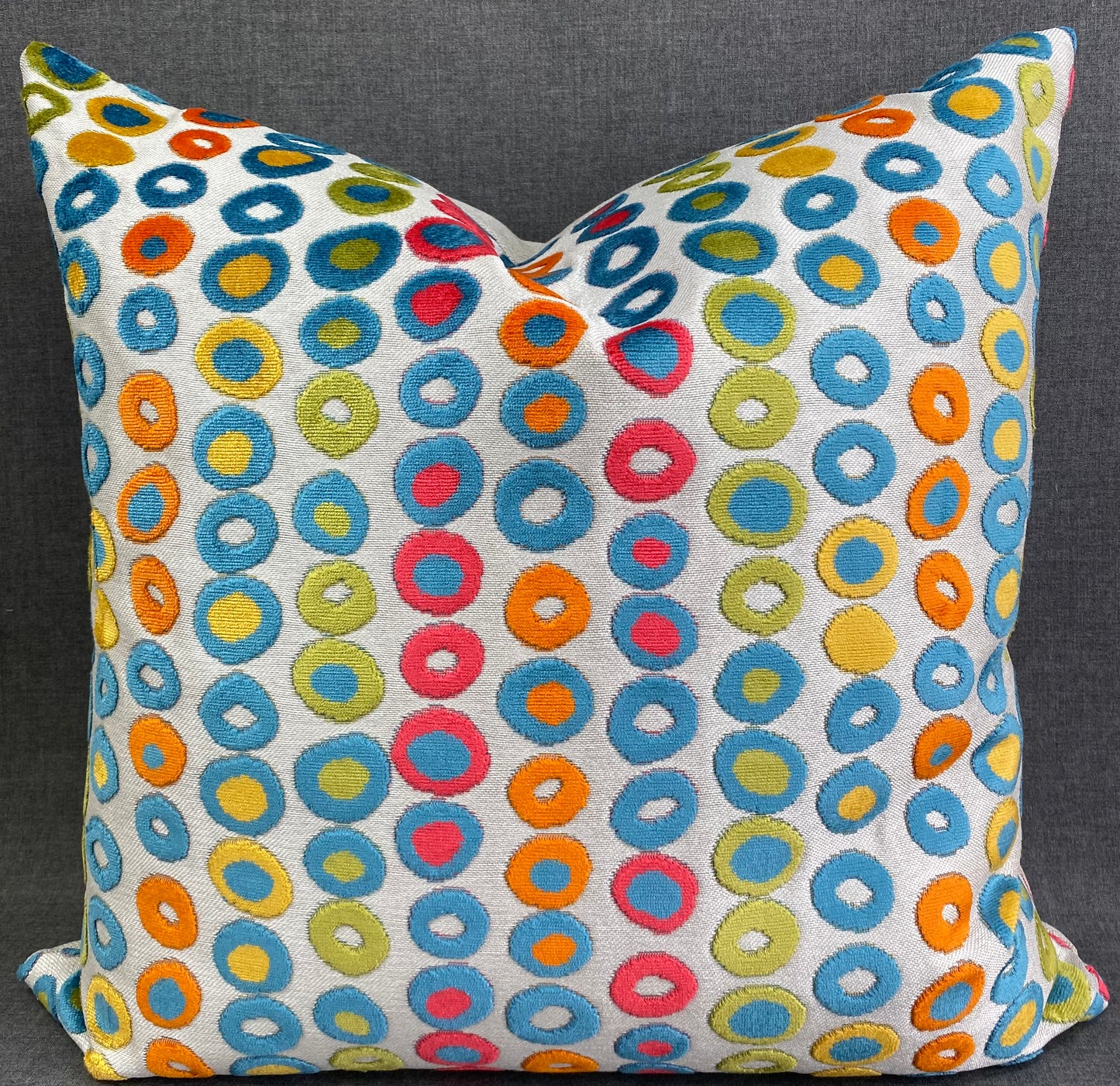Luxury Pillow - 24" x 24" - Simetra
