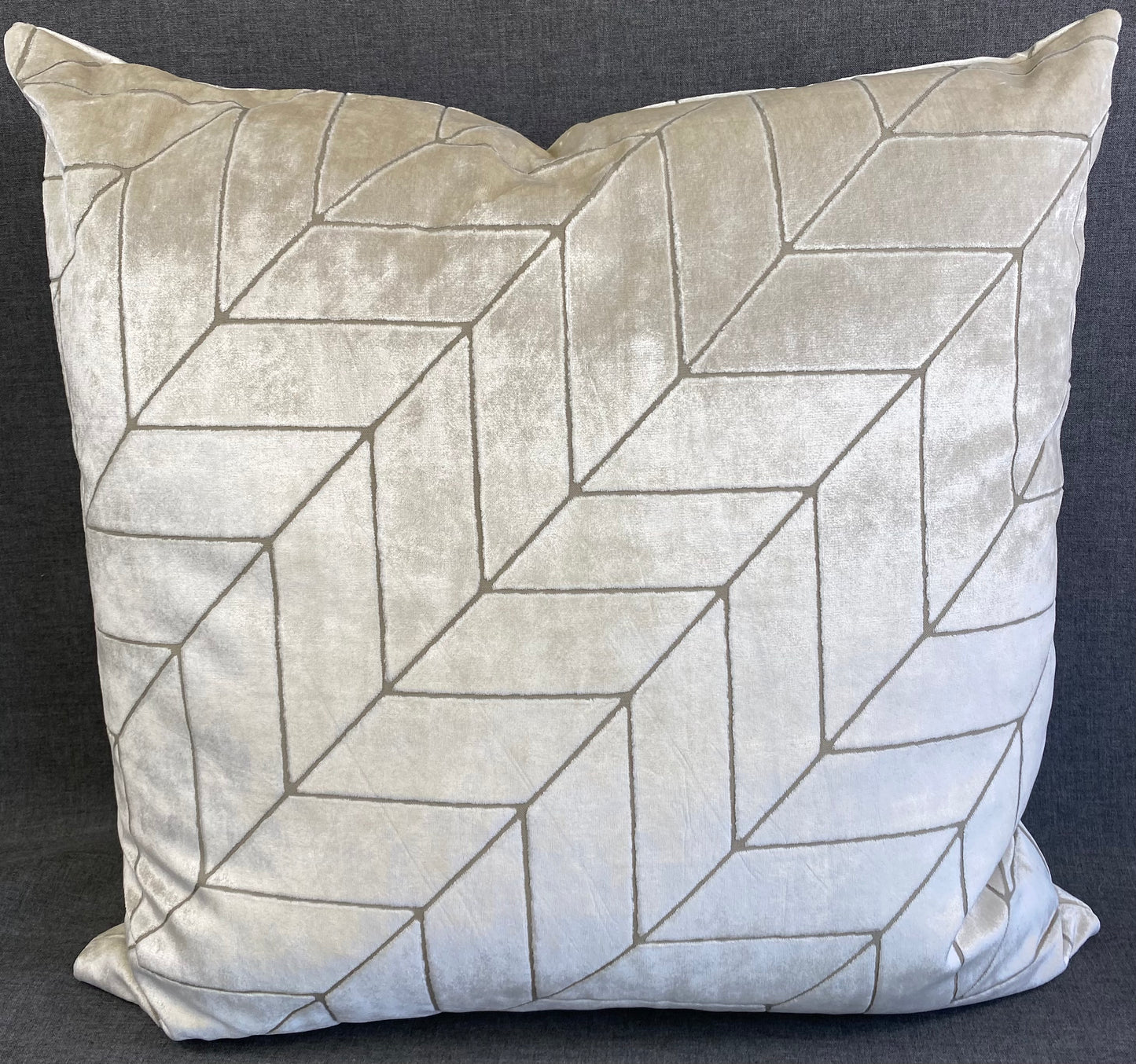 Luxury Pillow - 24" x 24" - Villa - Ivory