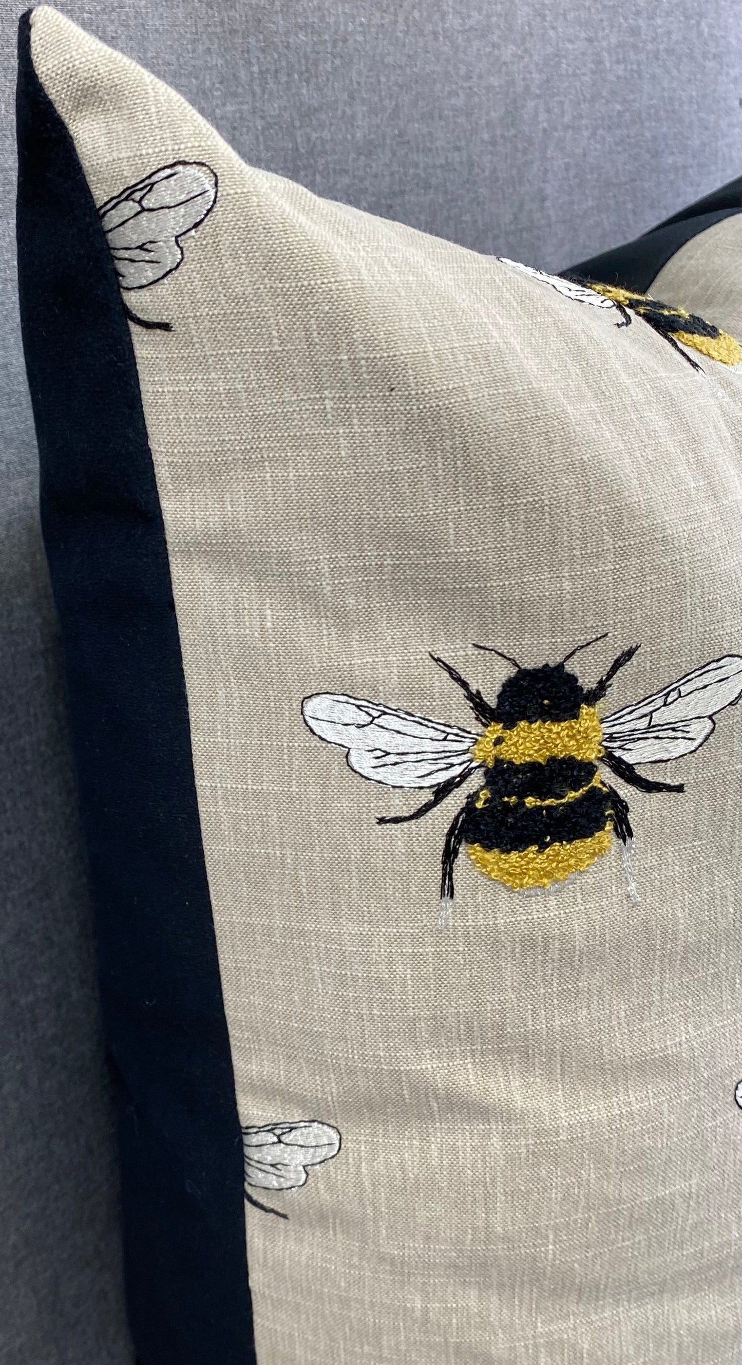 Luxury Pillow - 24" x 24" - Busy Bee-Linen