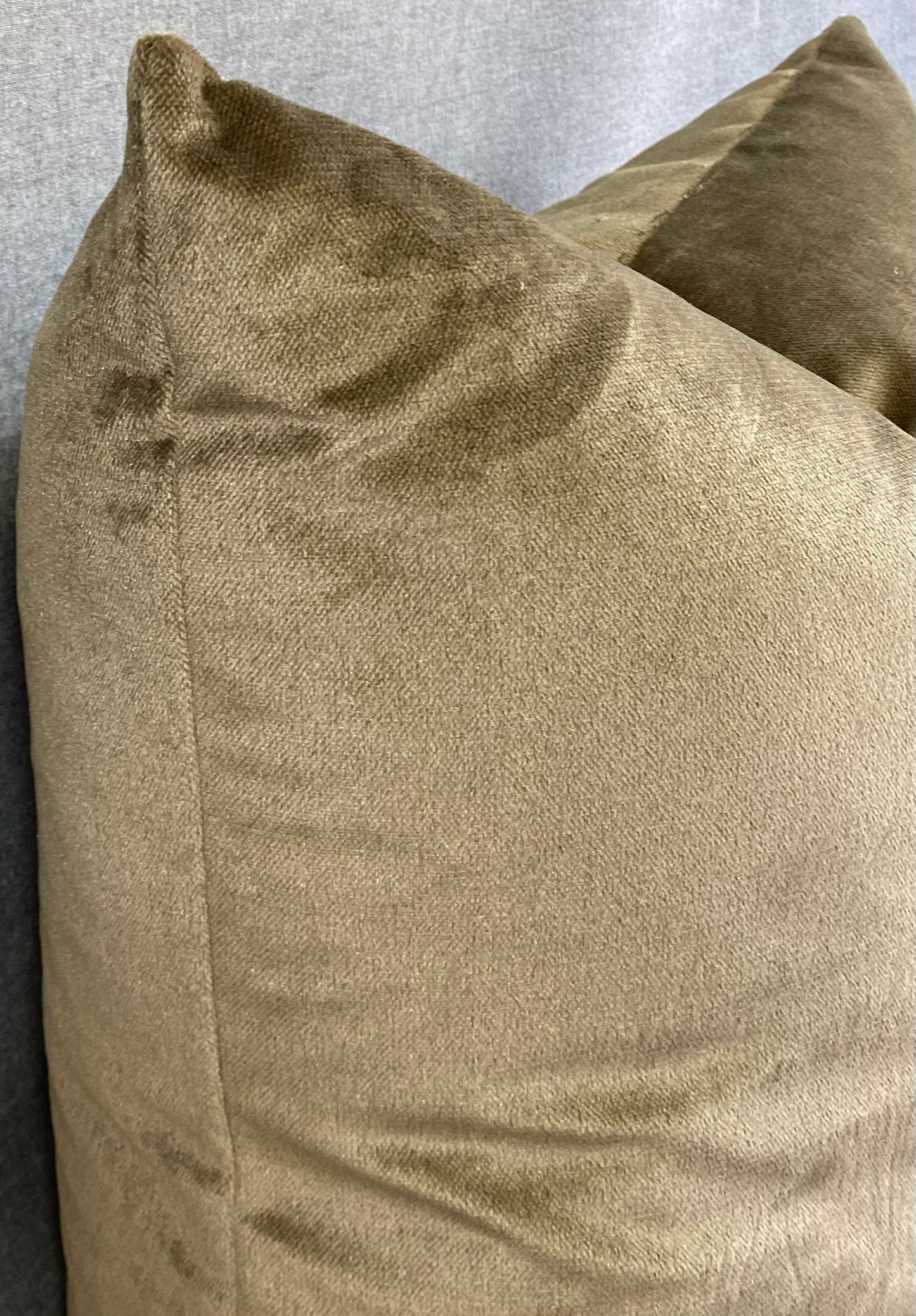 Luxury Pillow - 24” x 24” - Belvedere Otter