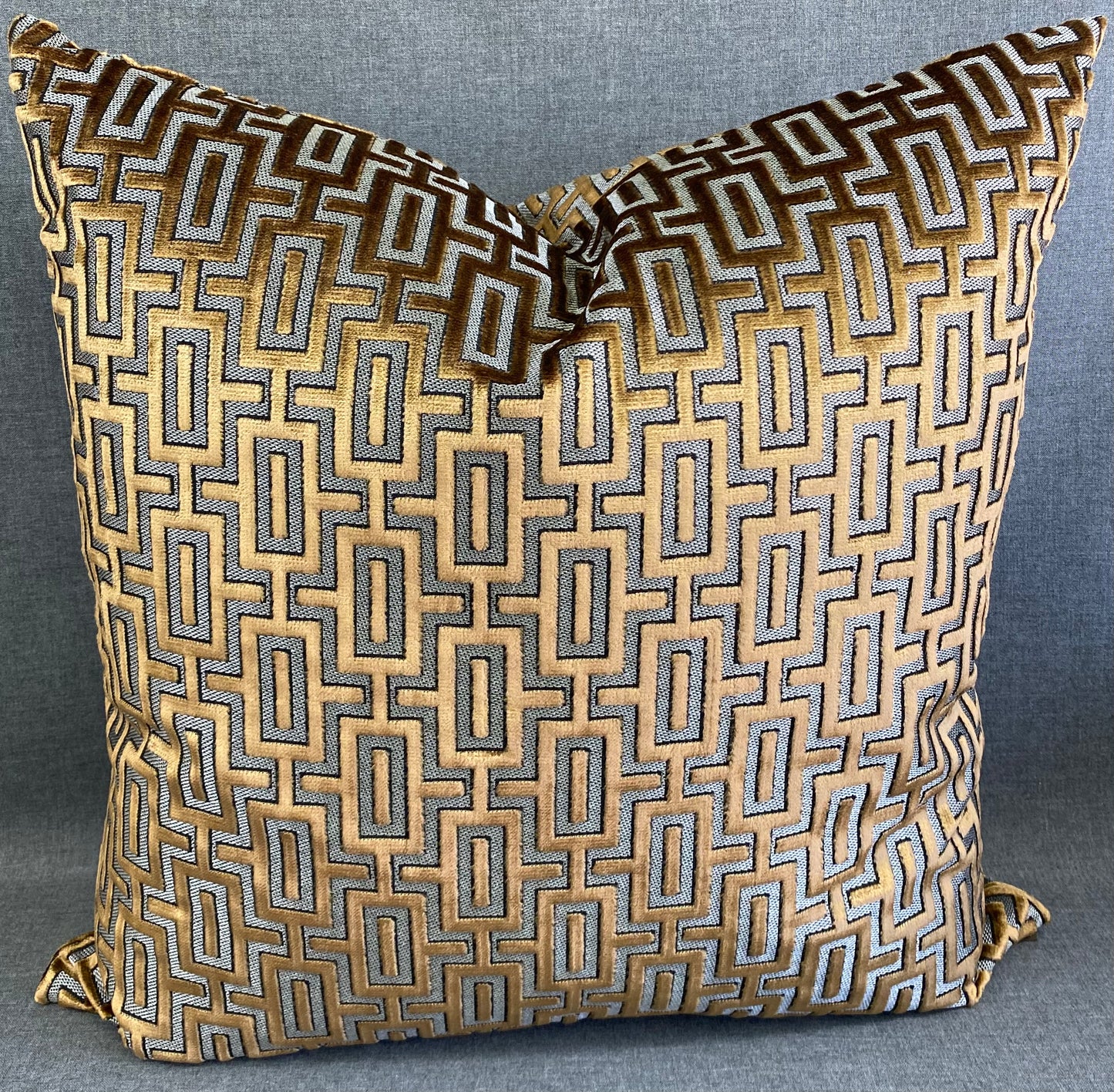 Luxury Pillow - 24” x 24” - Bergman-Midas