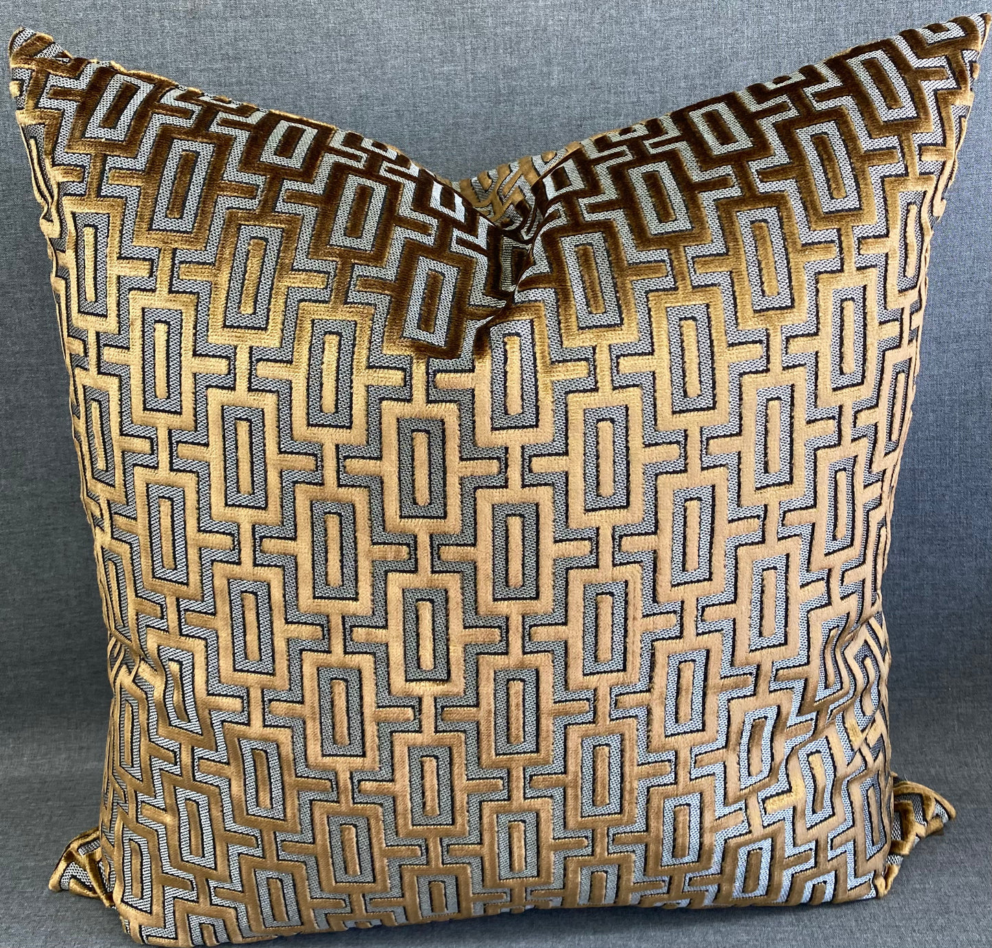 Luxury Pillow - 24” x 24” - Bergman-Midas