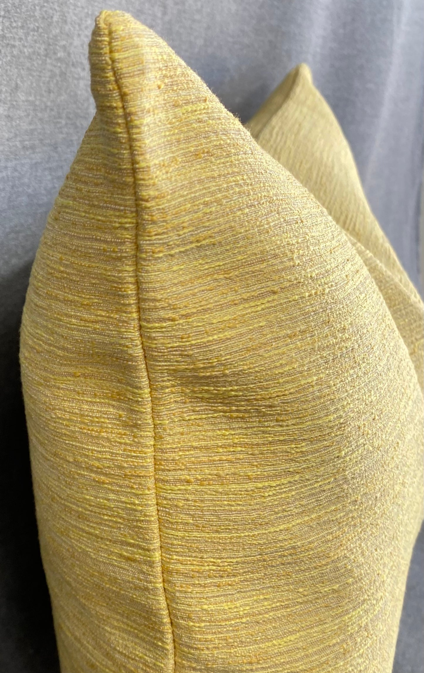 Daffodil Lumbar- 24" x 14"