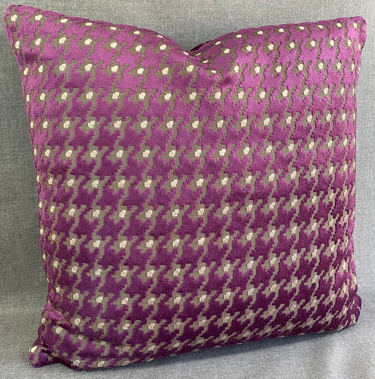 Luxury Pillow - 24" x 24" - Houndstooth Royal