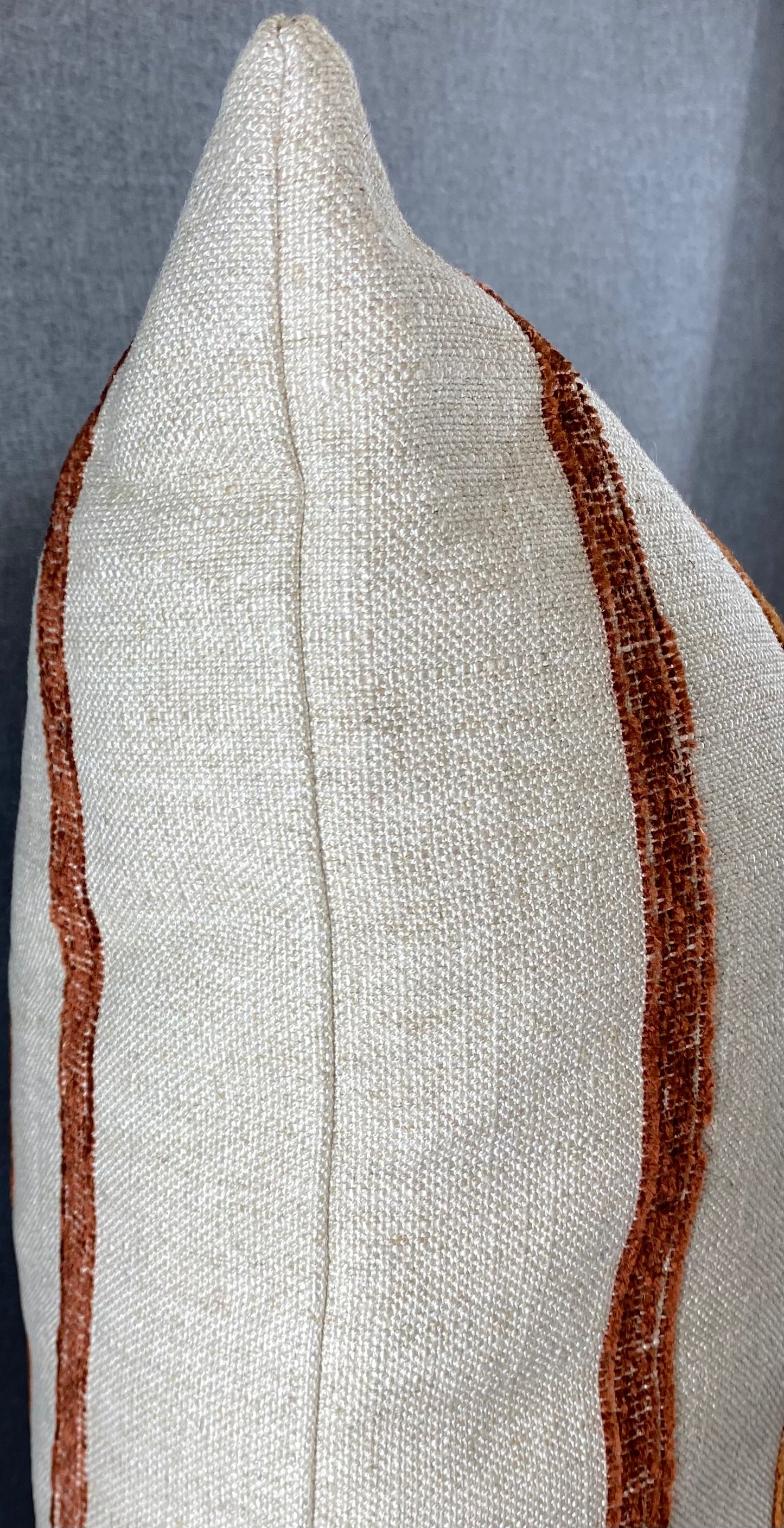 Luxury Pillow - 24" x 24" - Lindor Rust