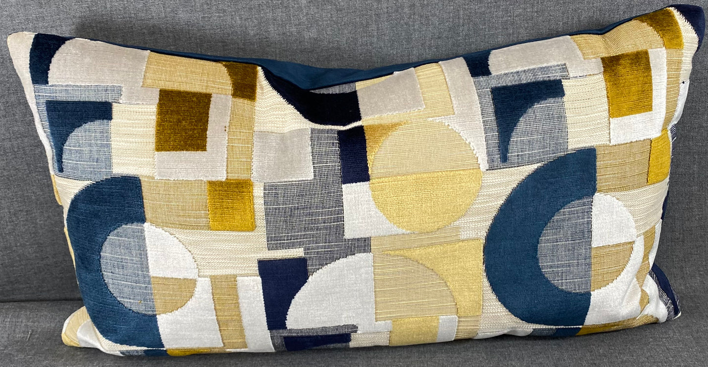 Sandusky Lumbar- 24" x 14"