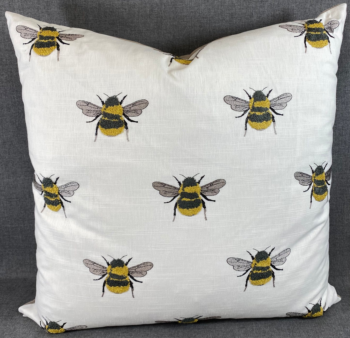 Luxury Pillow - 24" x 24" - Busy Bee-White
