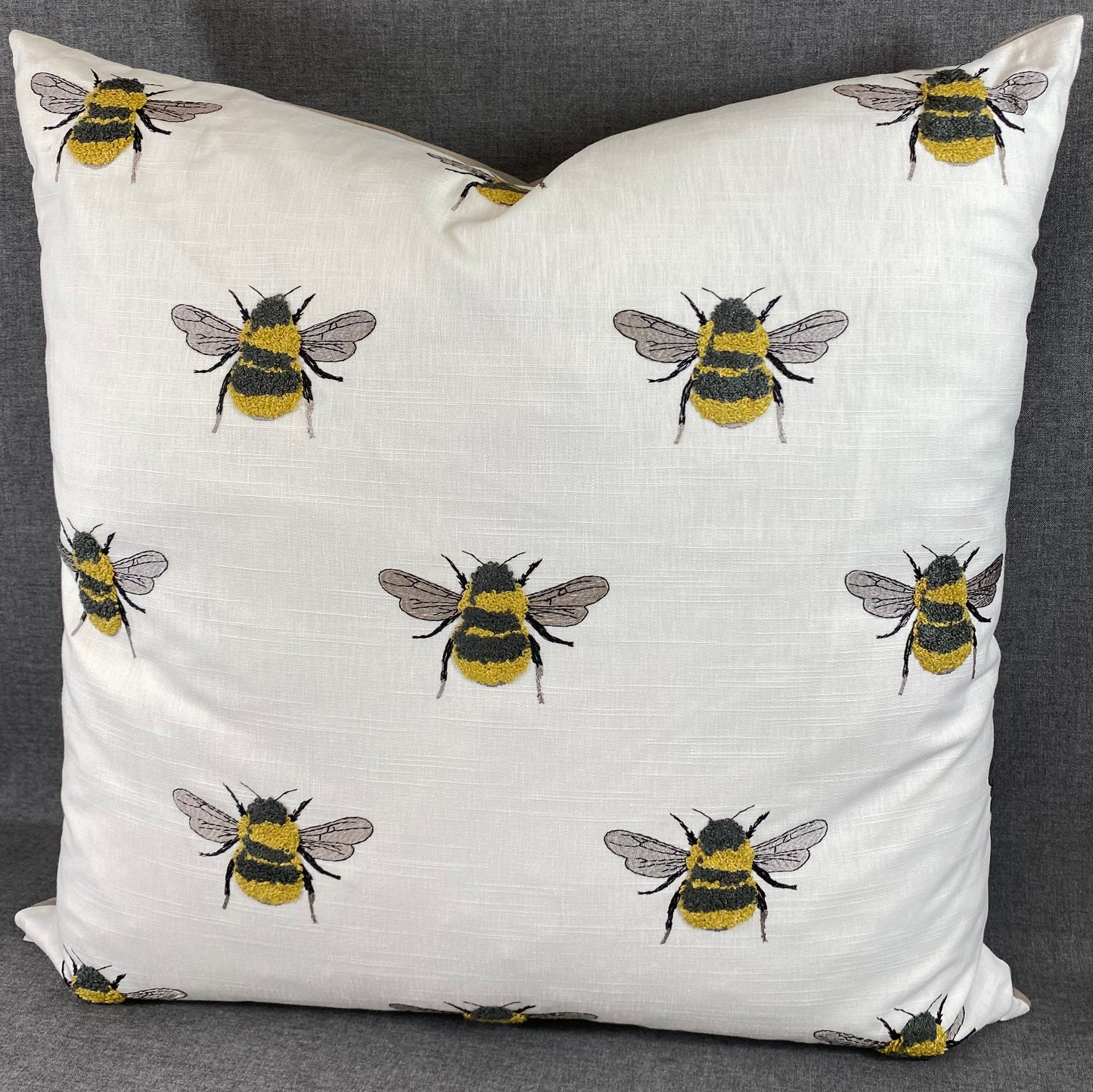 Luxury Pillow - 24" x 24" - Busy Bee-White