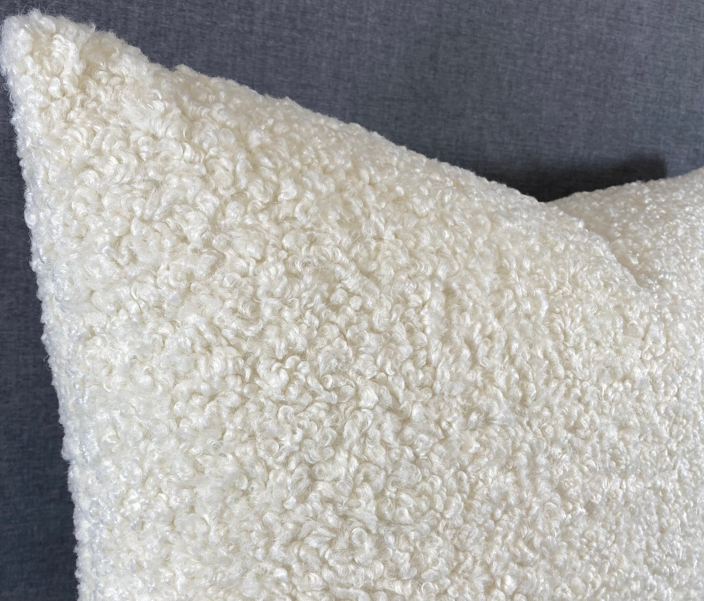 Luxury Pillow - 24" x 24" - Poodle Ivory
