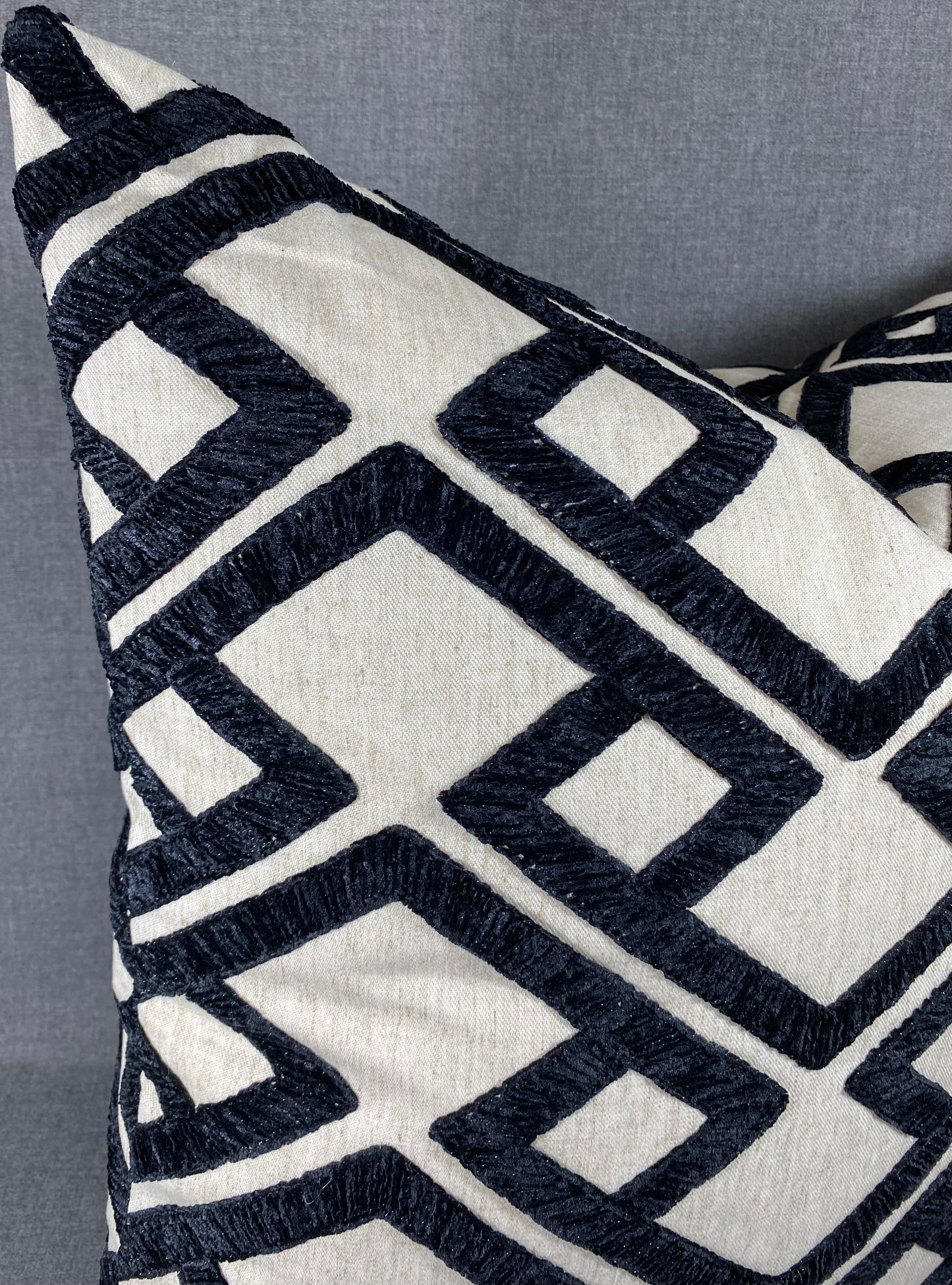 Luxury Pillow 24" x 24"- Accolade Onyx