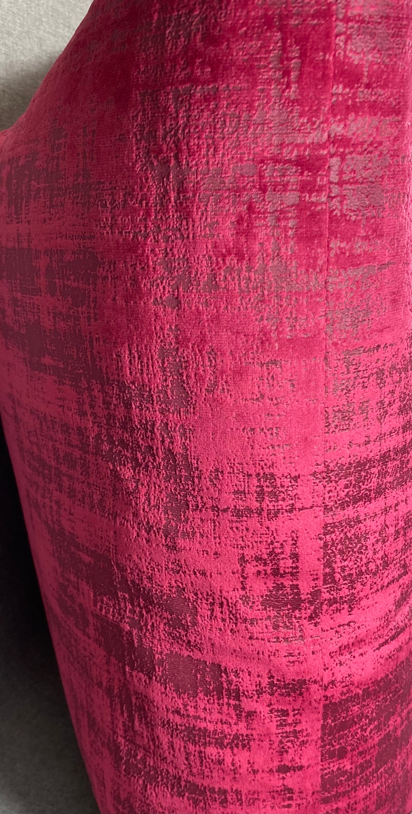 Luxury Pillow - 24” x 24” - Fresco Fuchsia