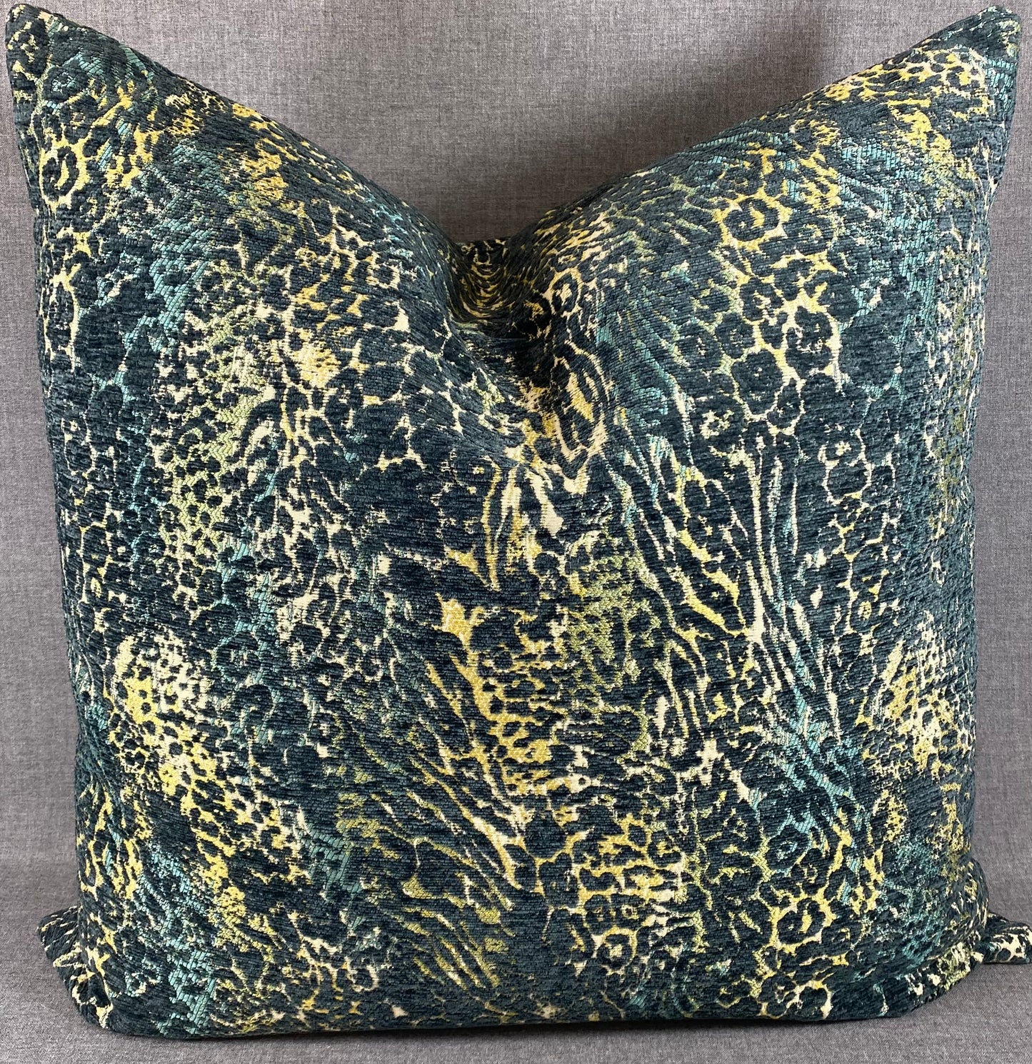Luxury Pillow - 24" x 24" - Jumanji-Mirage