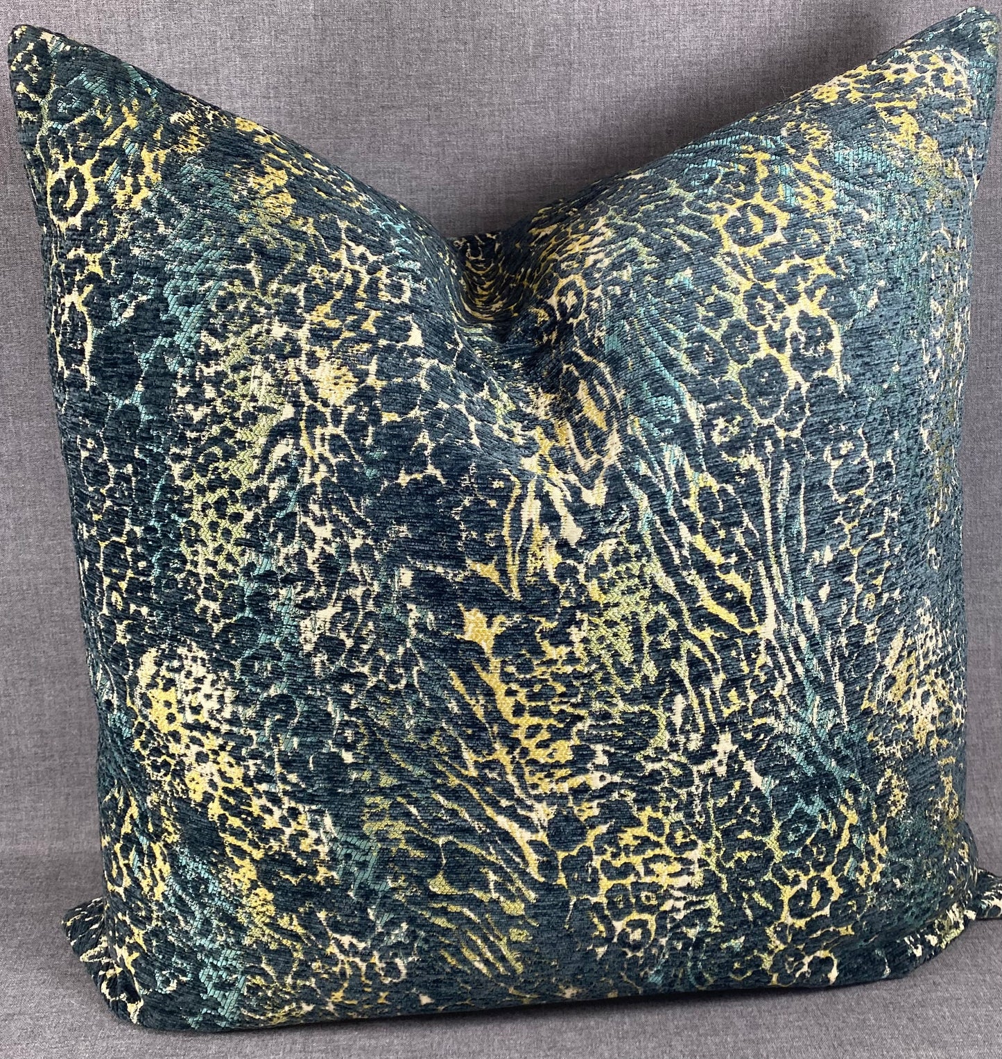 Luxury Pillow - 24" x 24" - Jumanji-Mirage