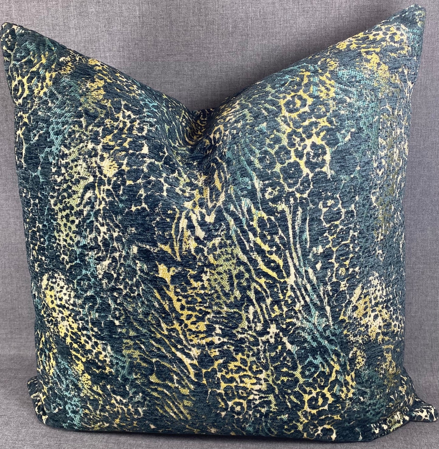 Luxury Pillow - 24" x 24" - Jumanji-Mirage