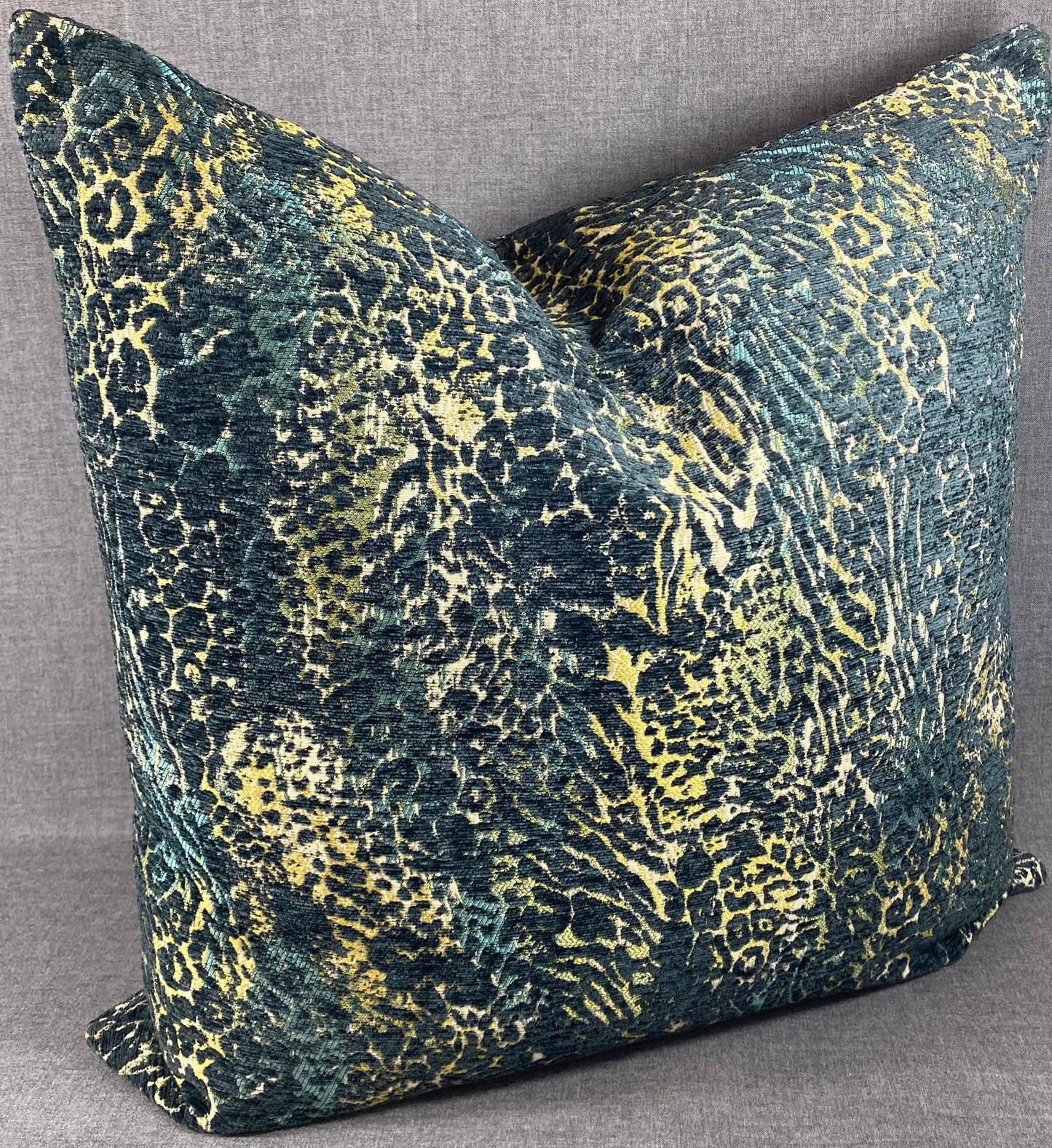 Luxury Pillow - 24" x 24" - Jumanji-Mirage