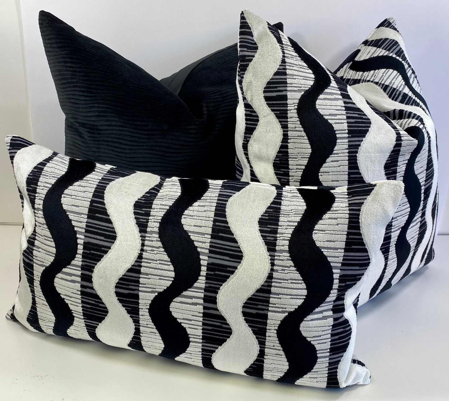 Luxury Pillow - 24” x 24” - Sound Waves