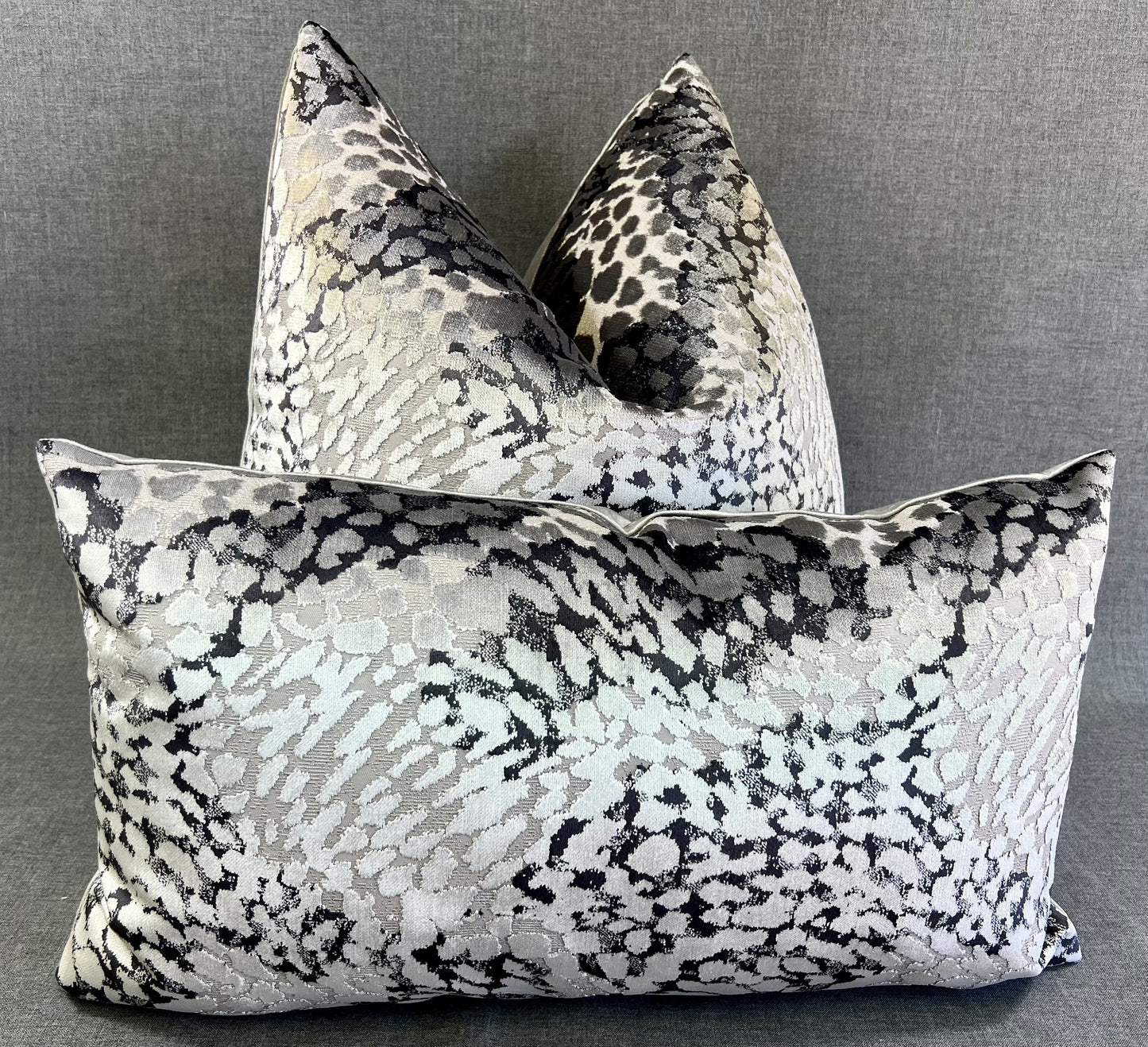 Luxury Pillow - 24" x 24" - Flirty-Pewter