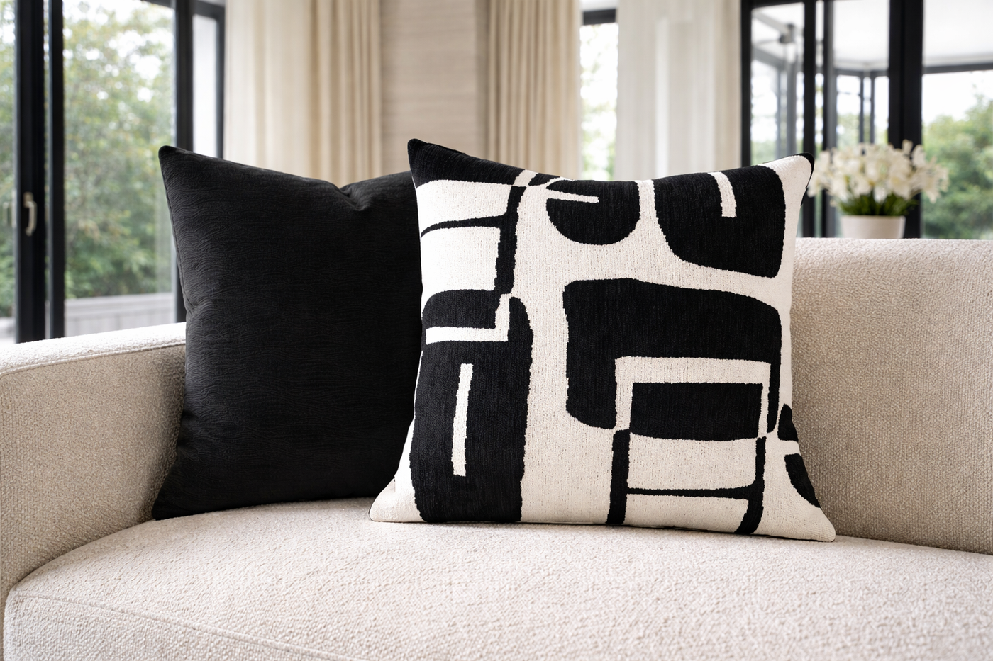 Bjorn Onyx & Stream Black Living Room