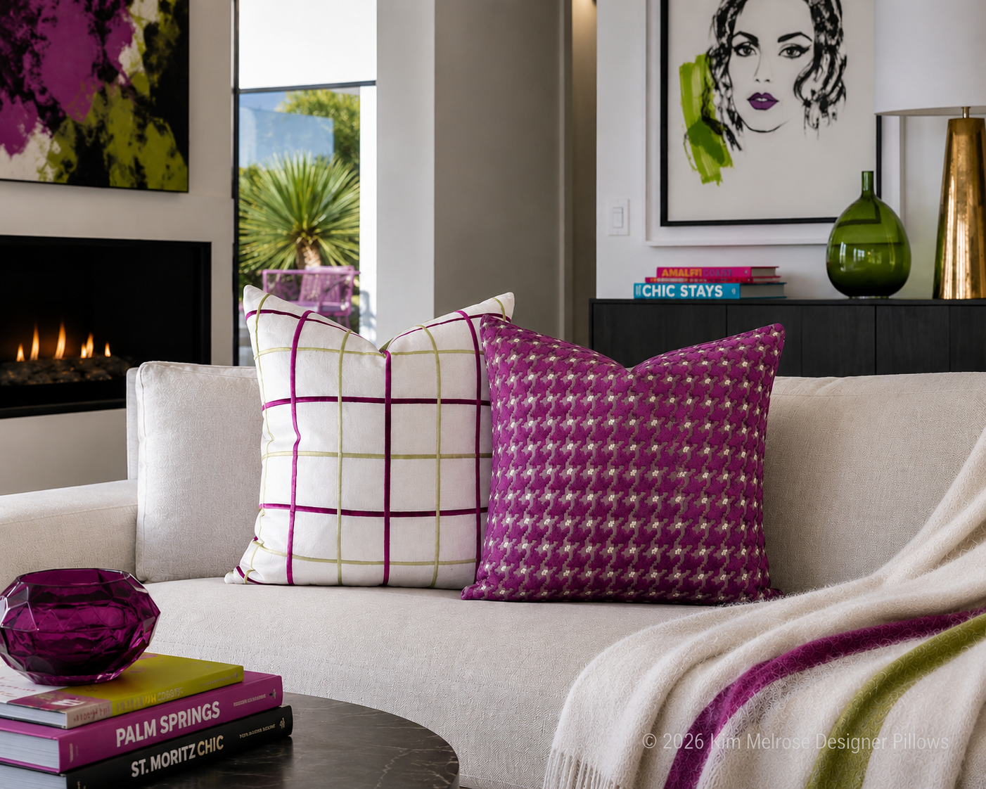 Luxury Pillow – 24" × 24" – Houndstooth Royal