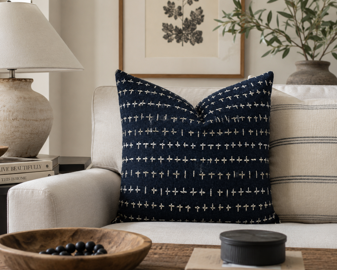 Luxury Pillow – 24" × 24" – Morales Black