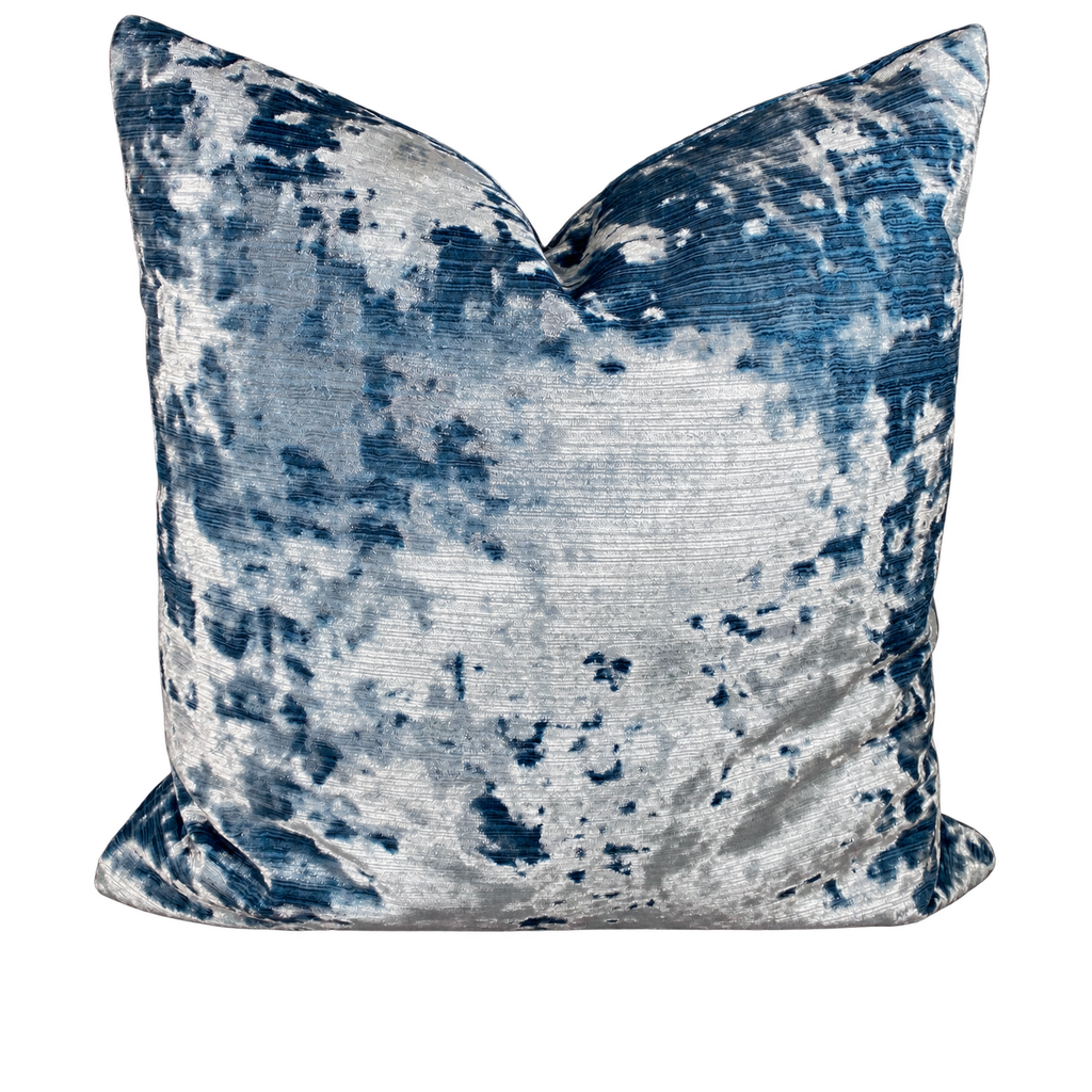 Miranda Turquiose – 24" × 24" Luxury Square Pillow
