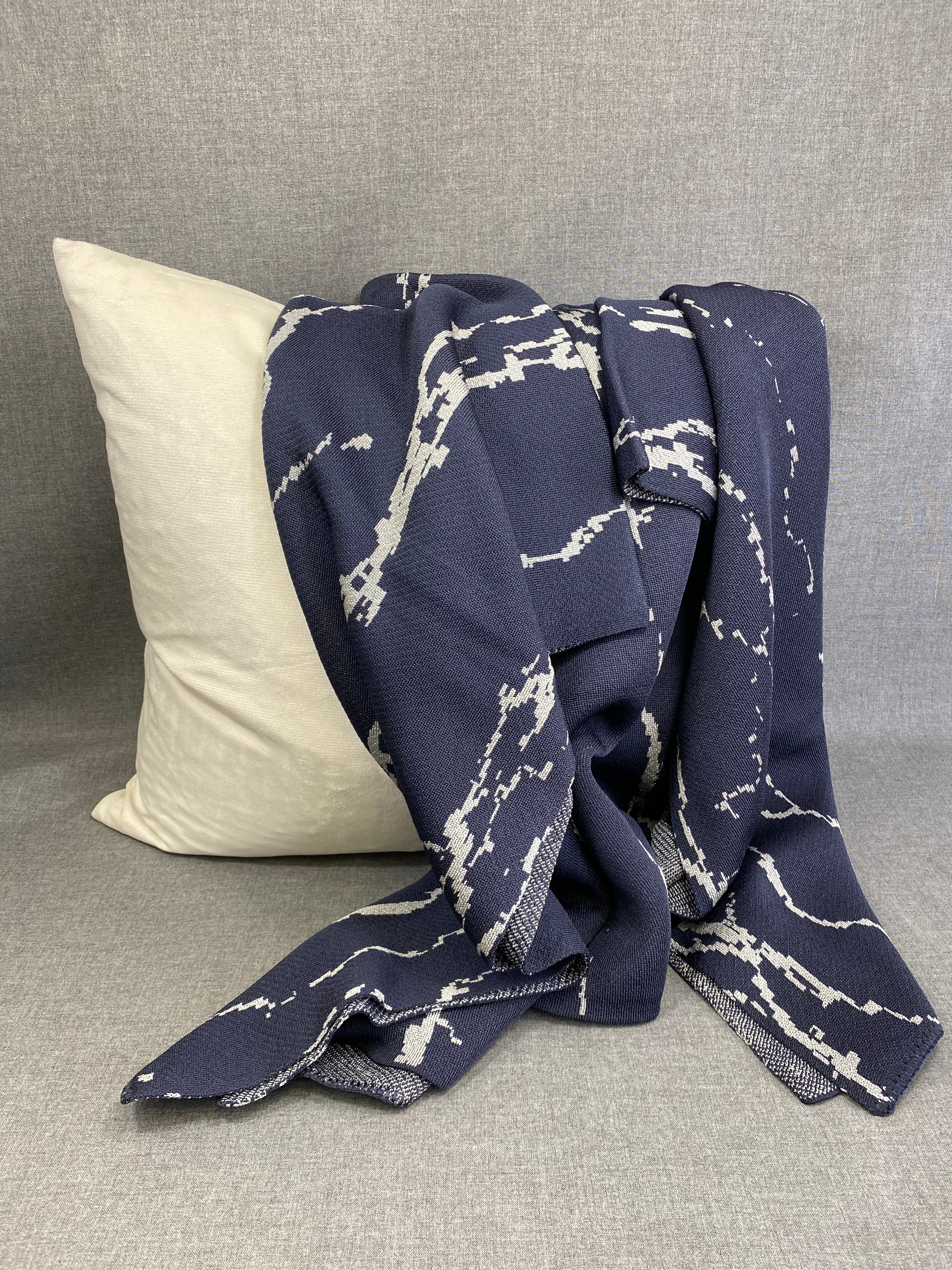 Toledo Midnight Indoor/Outdoor Throw 45" x 70"