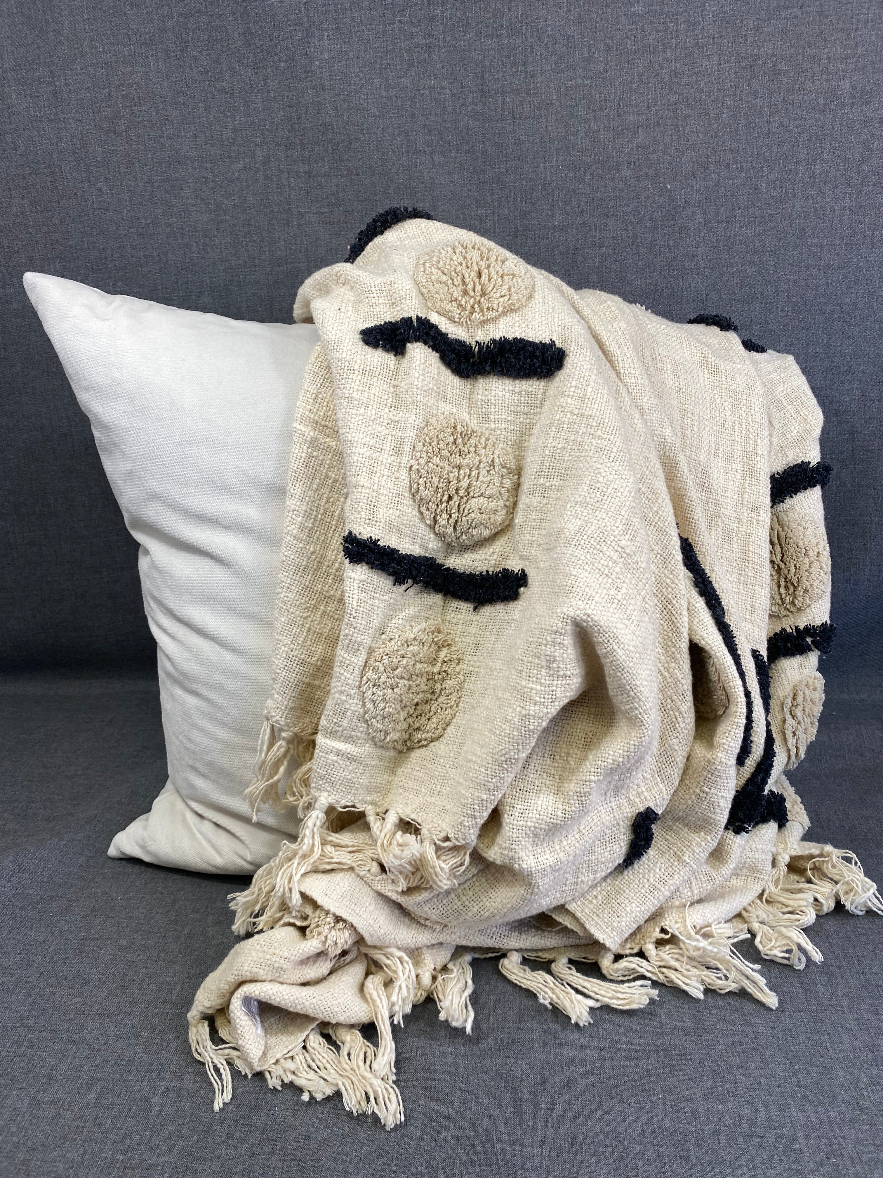 Dash Dotted Tufted Throw 50"X60"