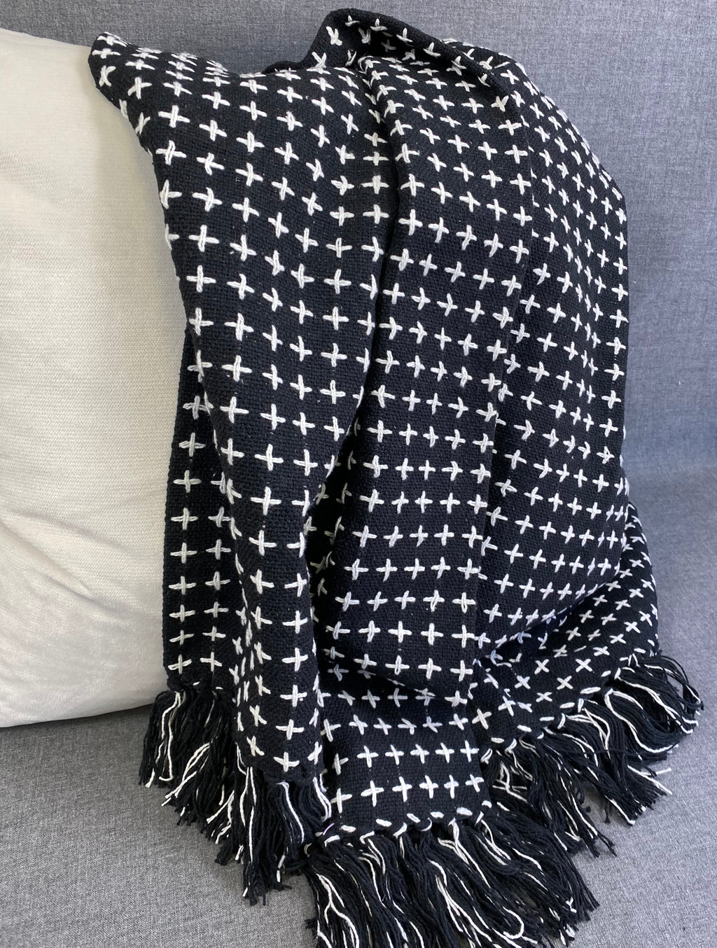Cross Thread Throw-Black/White- 50"X60"