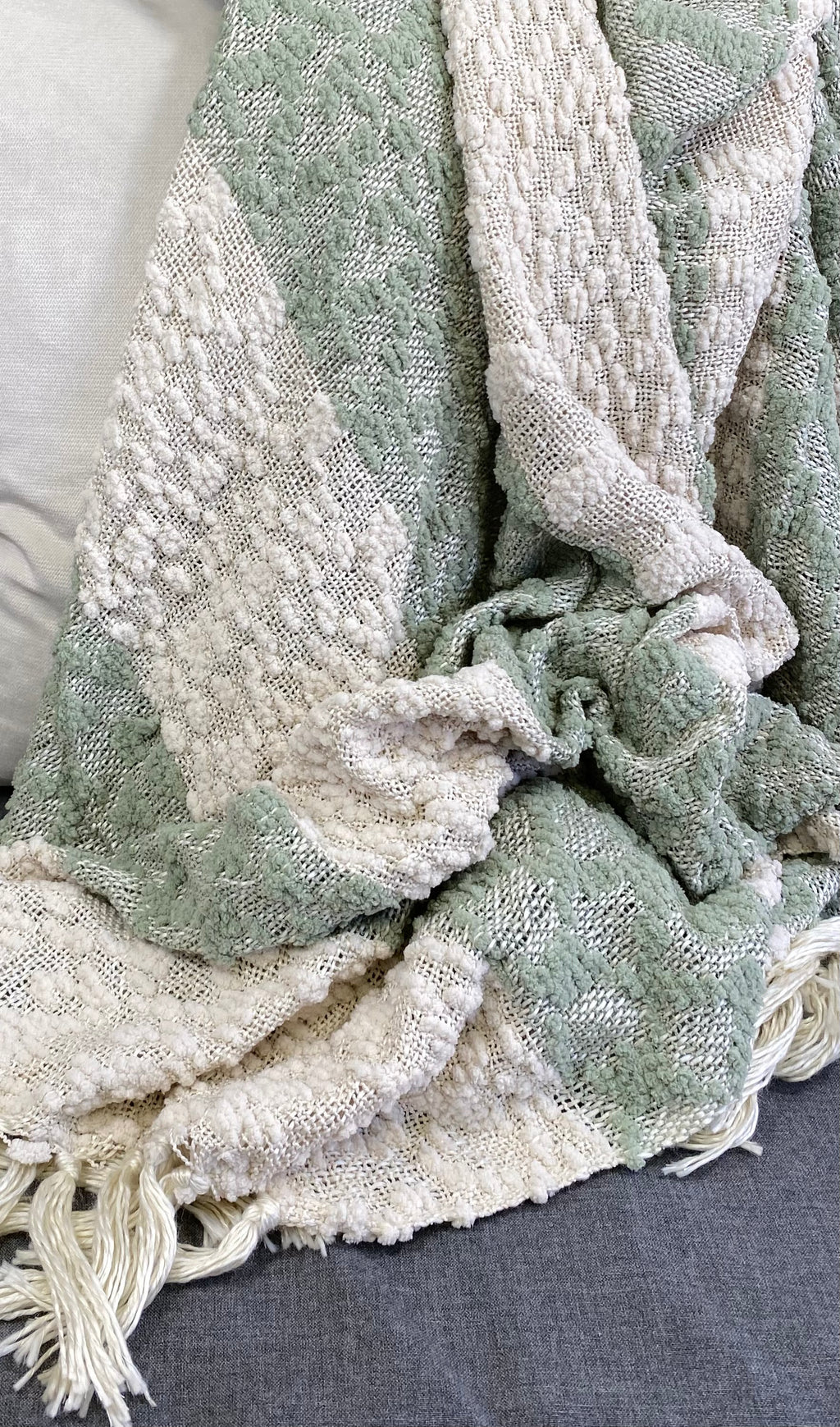 Luxury Throw – 50" × 60" – Sea Green Nubby Design Striped