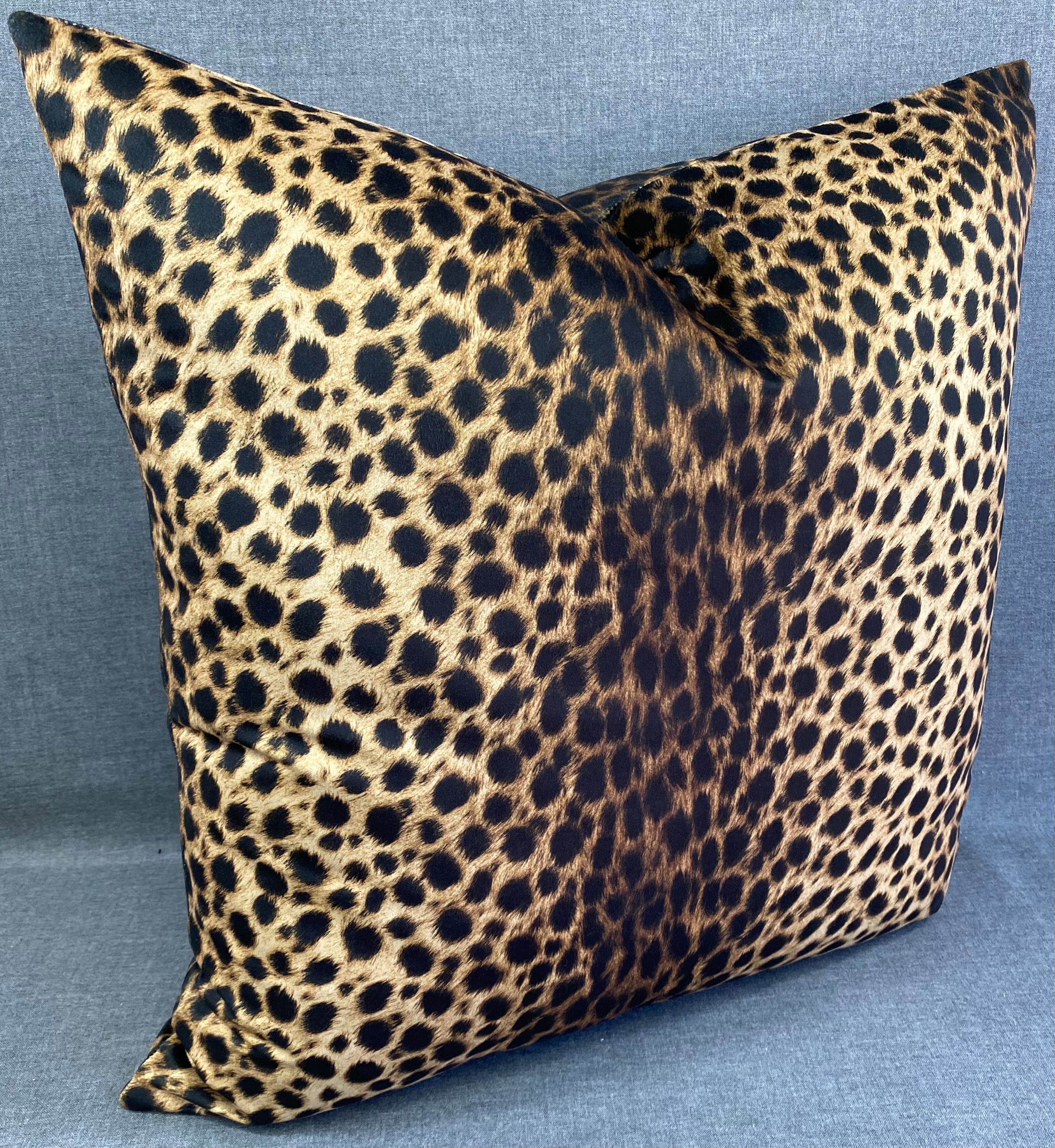 Luxury Pillow -  24" x 24"- Lupe's Leopard