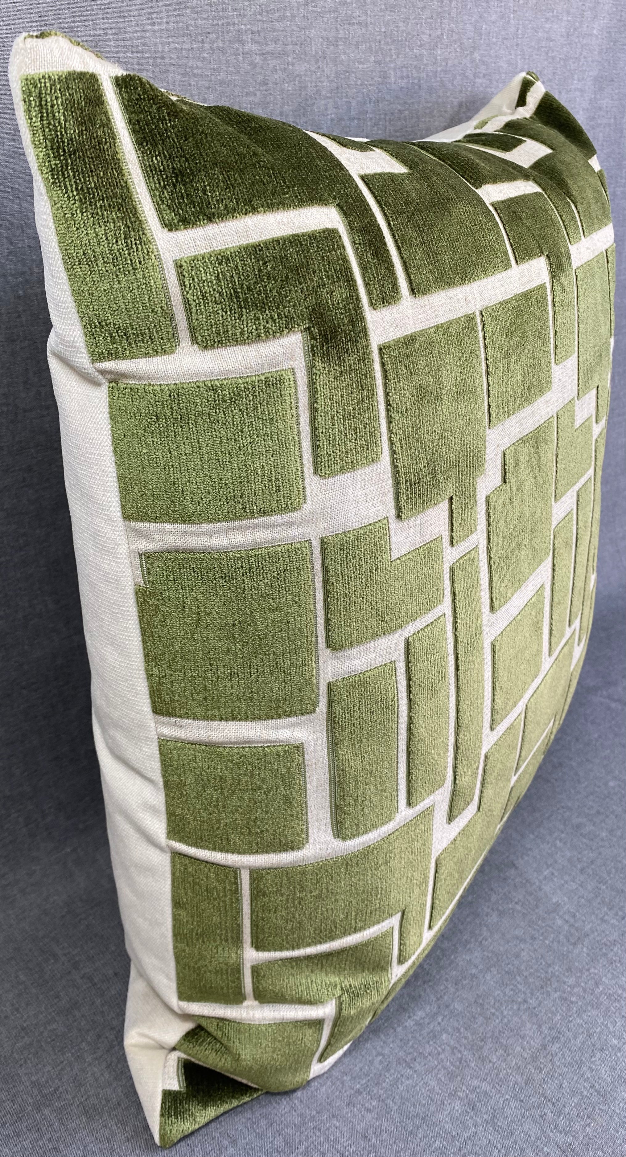 Luxury Pillow - 24" x 24" - Aura Olive