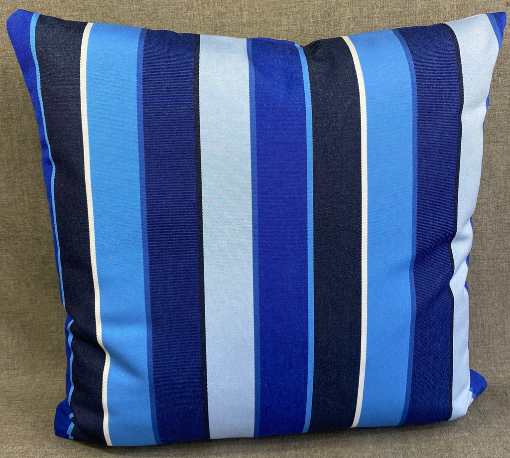 Luxury Outdoor Pillow 22"x 22" - Resort Blue