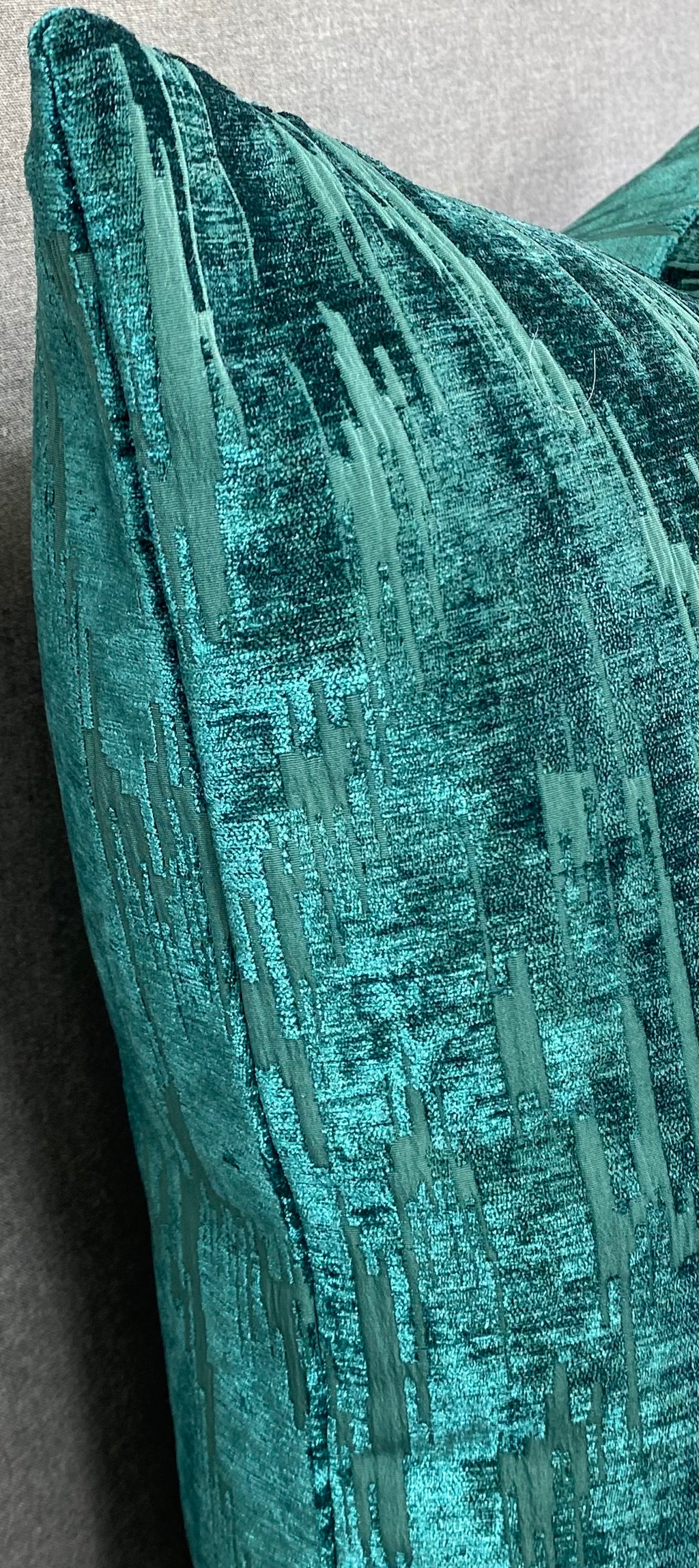 Luxury Pillow - 24" x 24" Niagara Teal