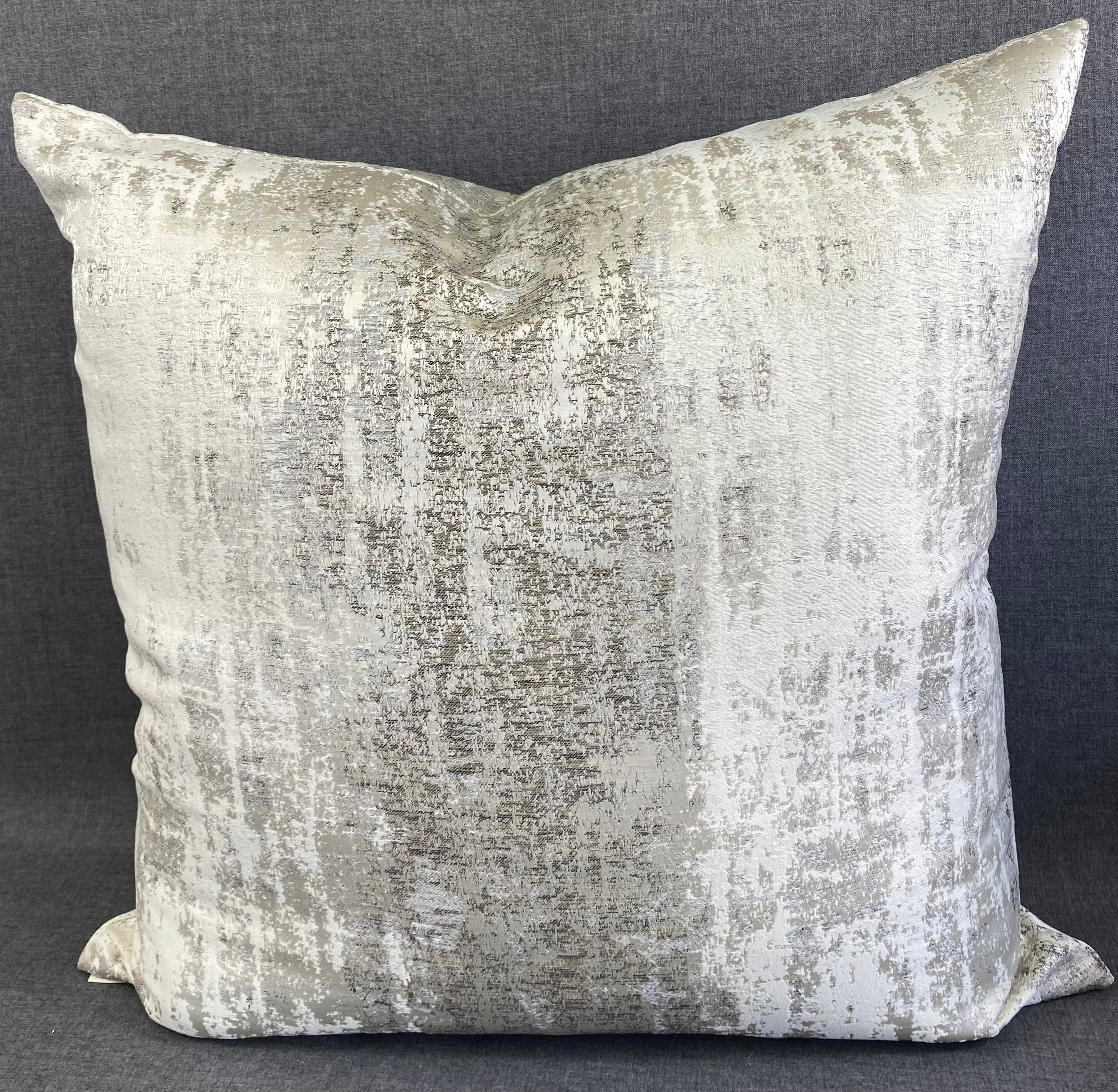 Luxury Pillow – 24" × 24" – Aurora Ice