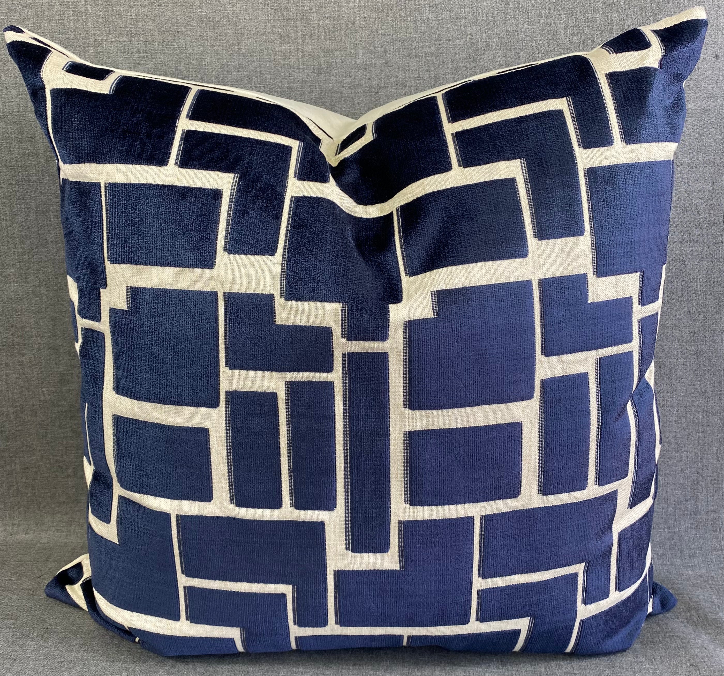 Luxury Pillow - 24" x 24" - Aura Navy