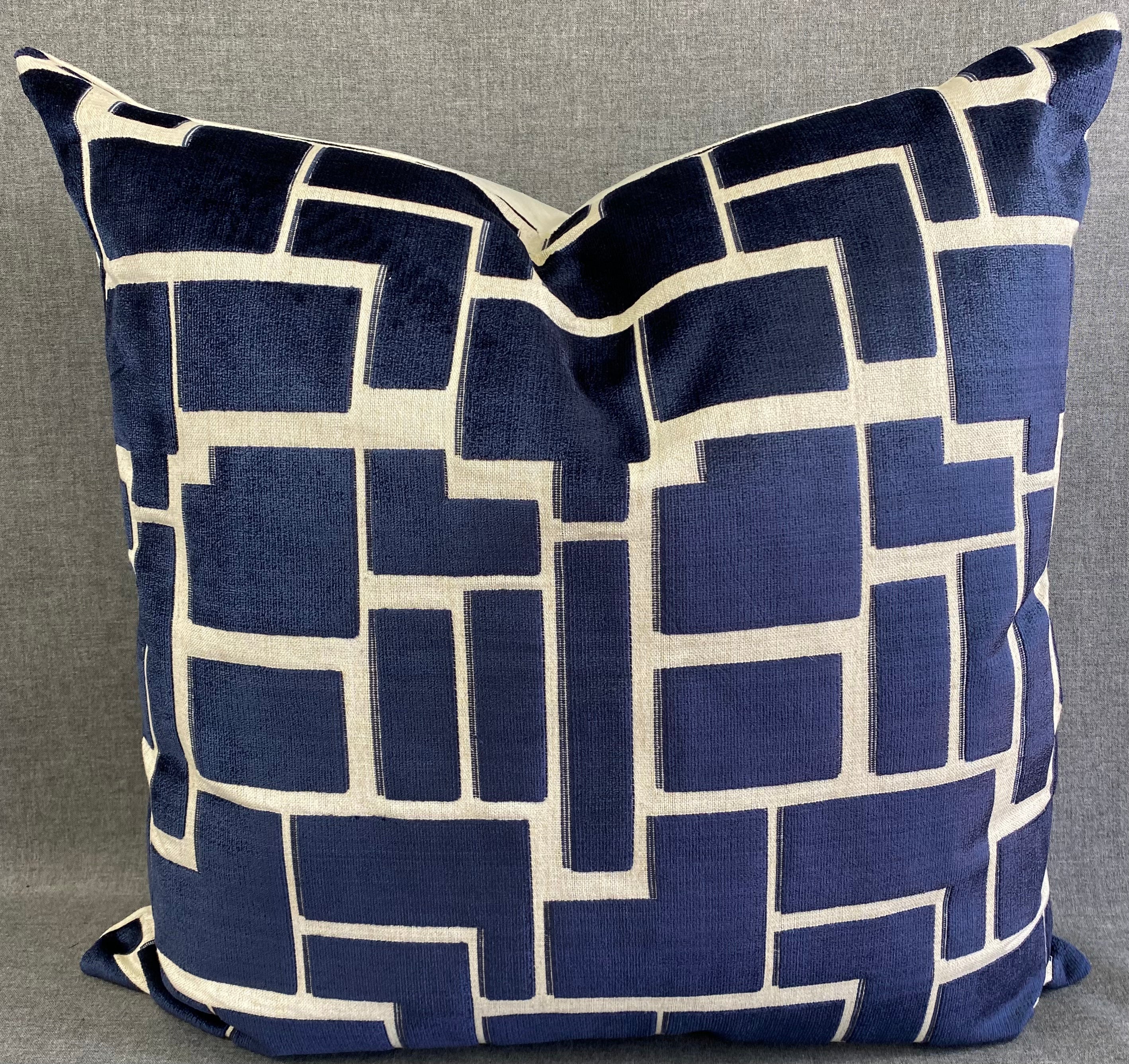 Luxury Pillow - 24" x 24" - Aura Navy
