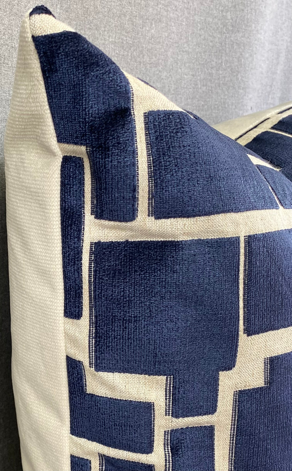 Luxury Pillow - 24" x 24" - Aura Navy