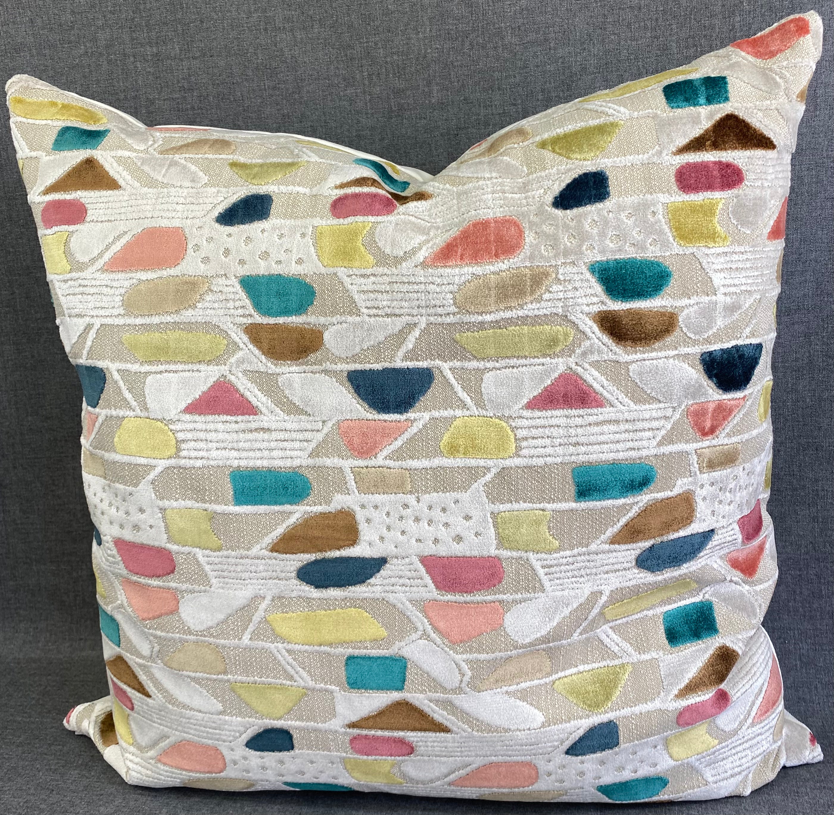 Luxury Pillow – 24" × 24" – Waldo