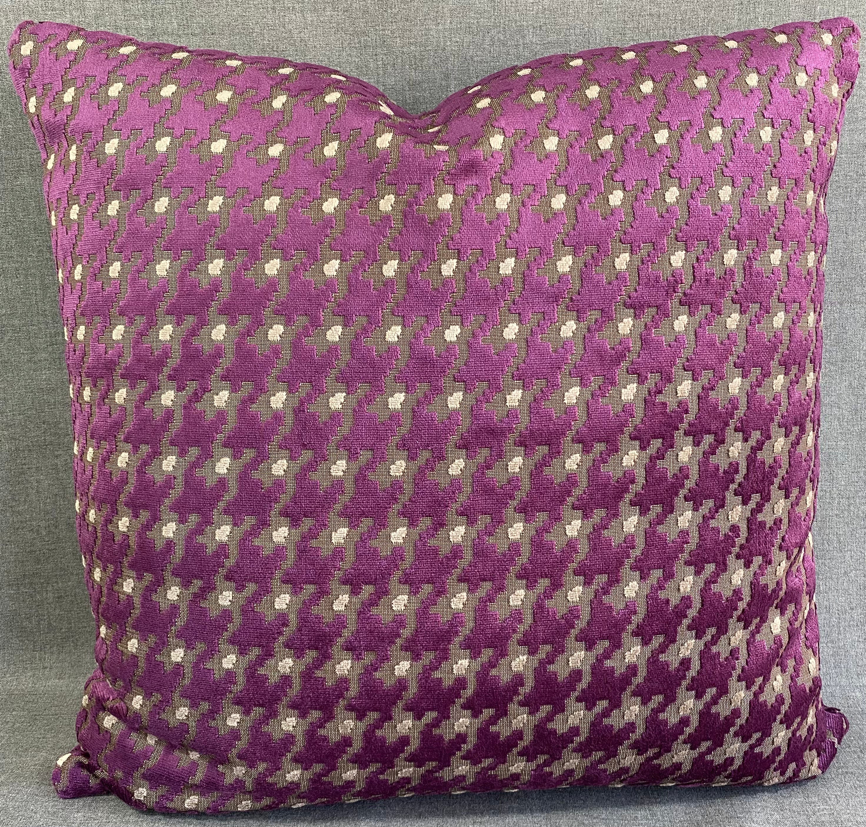 Luxury Pillow - 24" x 24"- Houndstooth Royal