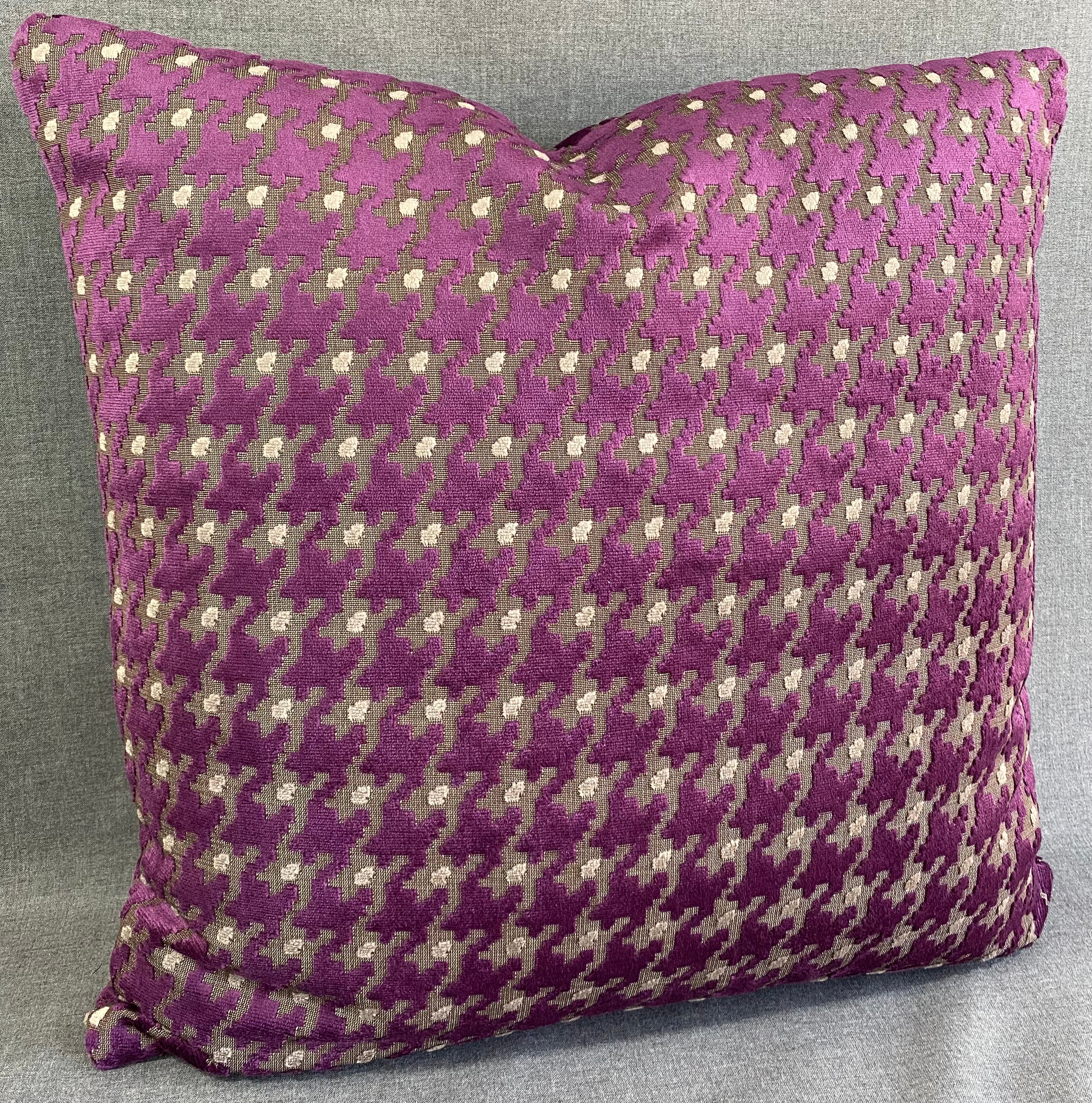 Luxury Pillow - 24" x 24"- Houndstooth Royal