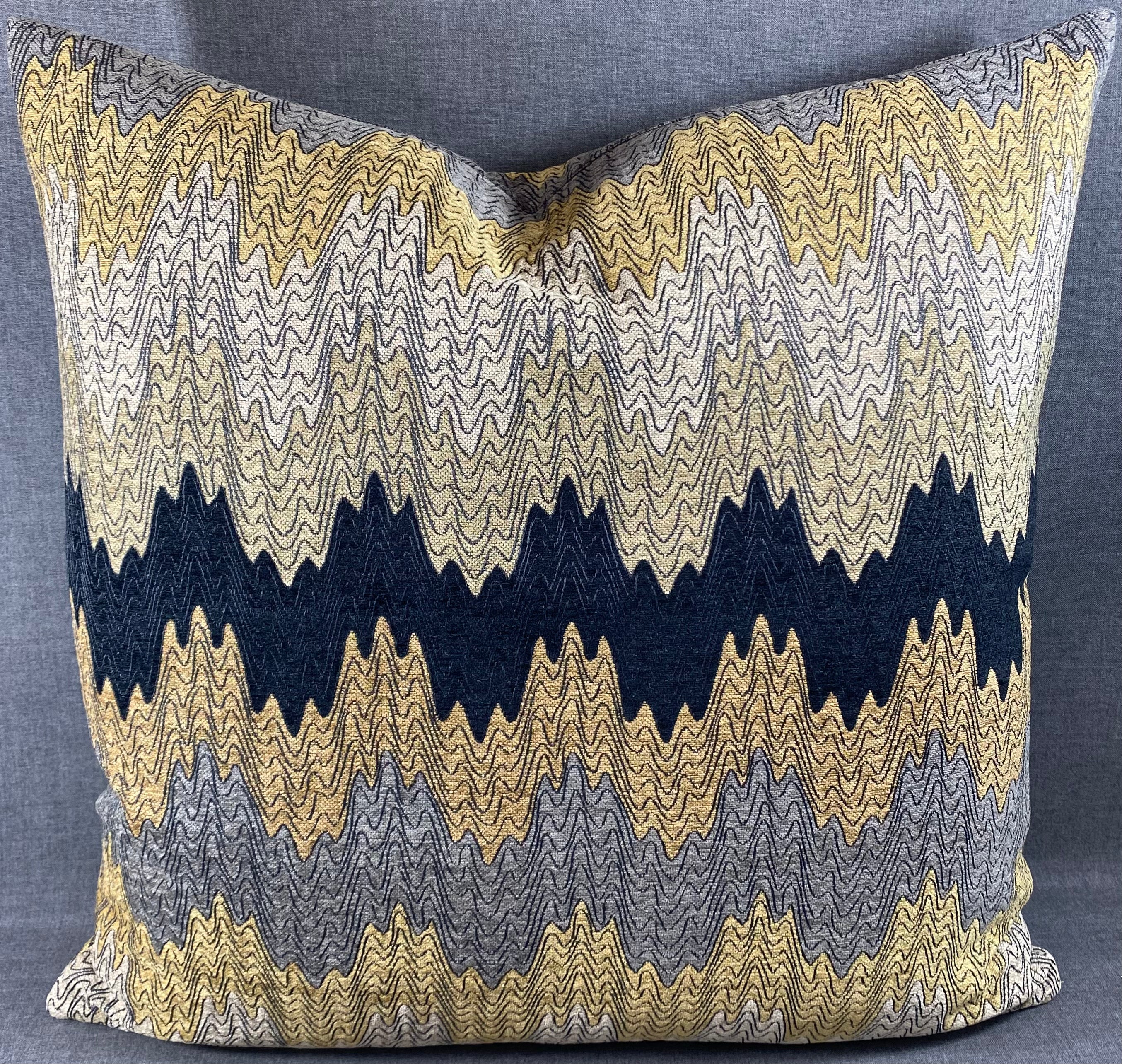 Luxury Pillow - 24" x 24"- Seismic