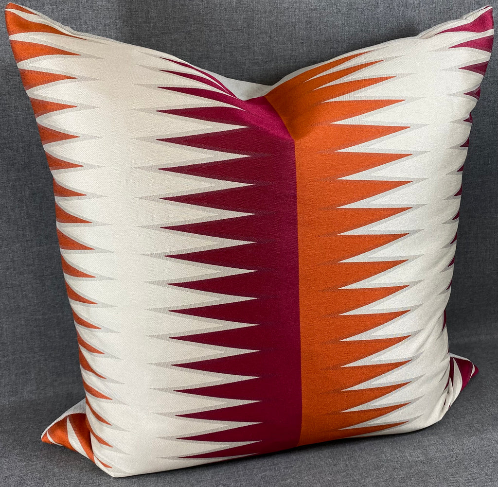 Luxury Pillow – 24" × 24" – Vamanos Punch