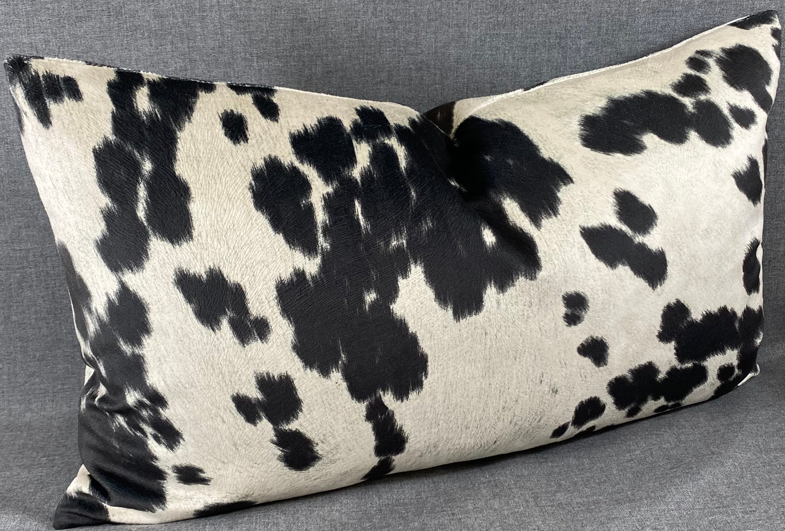 Luxury Lumbar Pillow – 24" × 14" – Yellowstone Ranch-Black