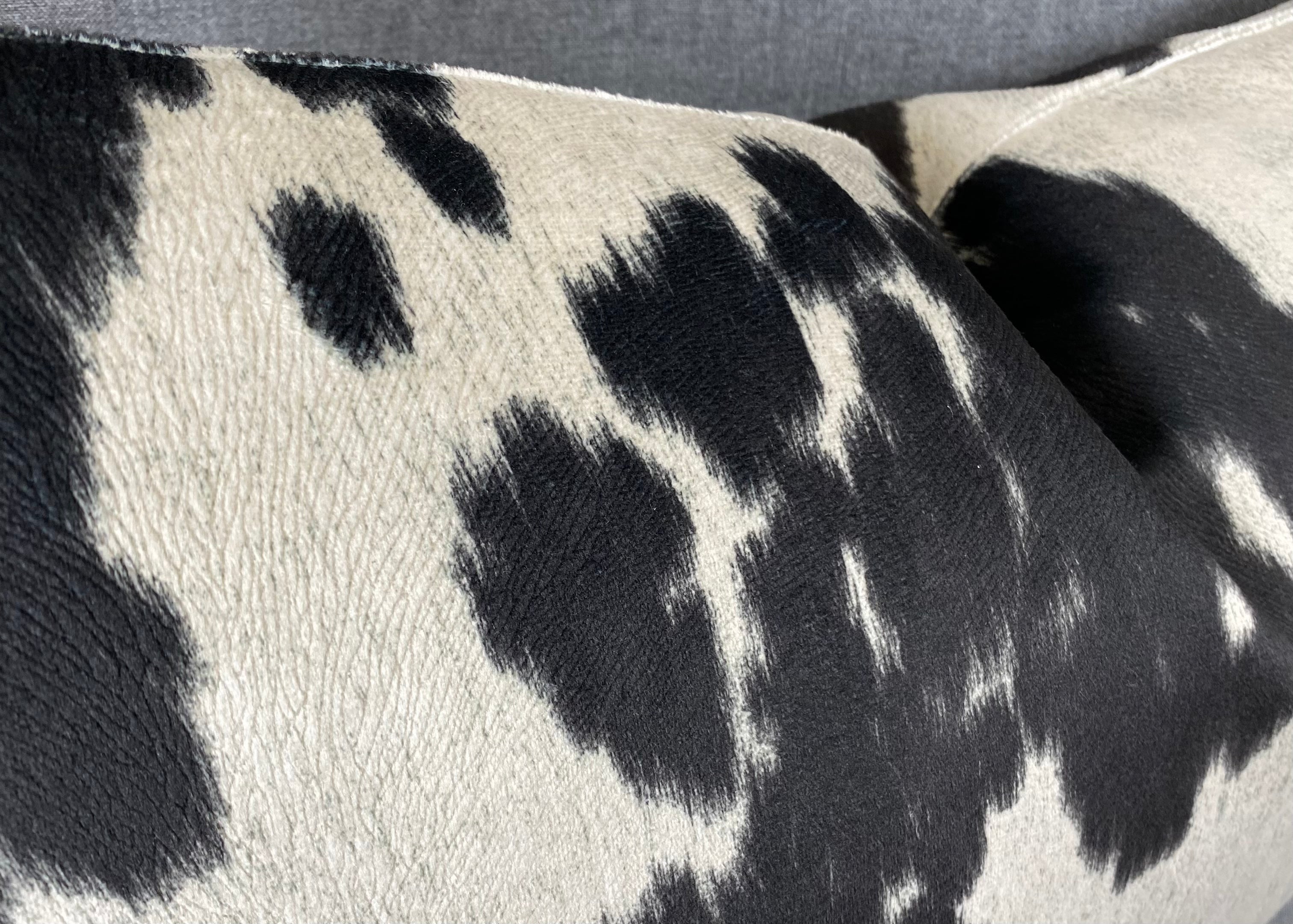 Luxury Lumbar Pillow – 24" × 14" – Yellowstone Ranch-Black