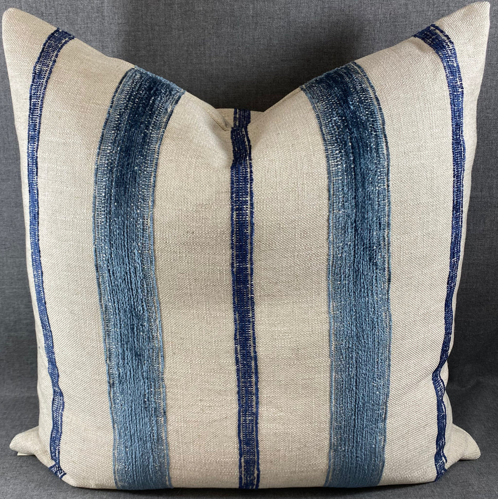 Luxury Pillow - 24" x 24"- Lindor Mineral