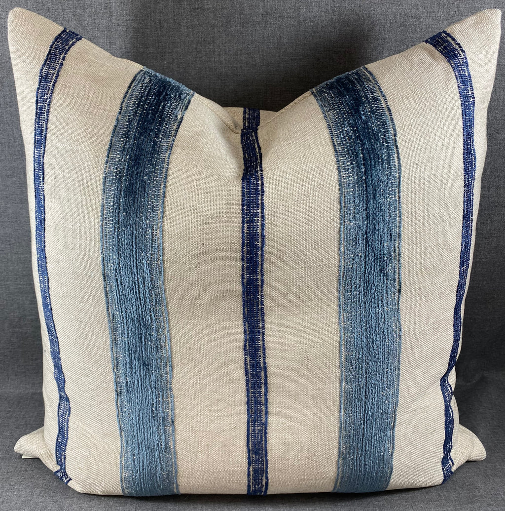 Luxury Pillow - 24" x 24"- Lindor Mineral