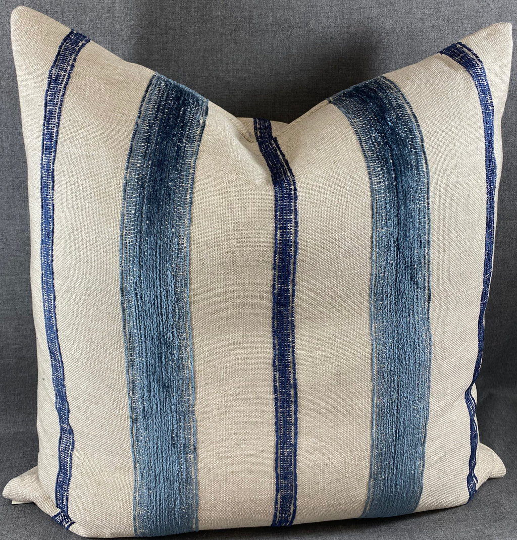 Luxury Pillow - 24" x 24"- Lindor Mineral